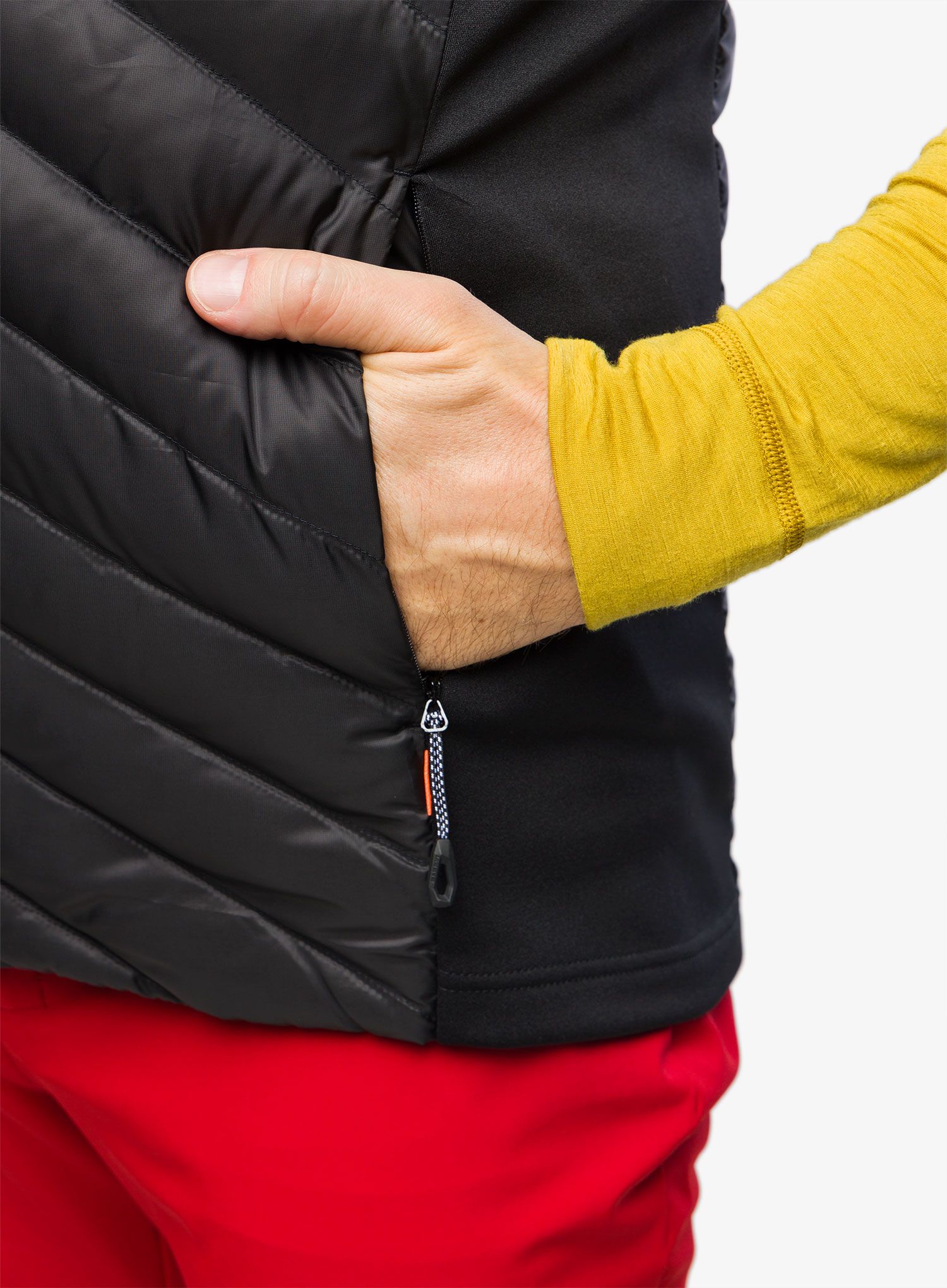 Podložen brezrokavnik Mammut Albula IN Hybrid Vest - black