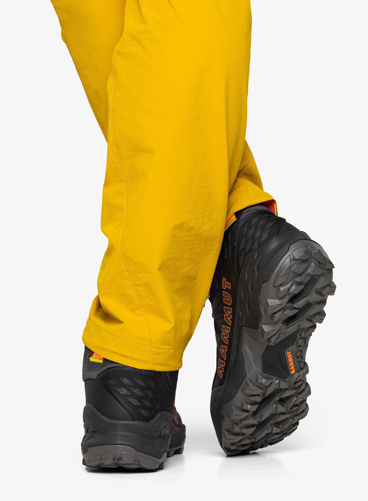 Pohodniški čevlji Mammut Sertig II Mid GTX - dark titanium/vibrant orange