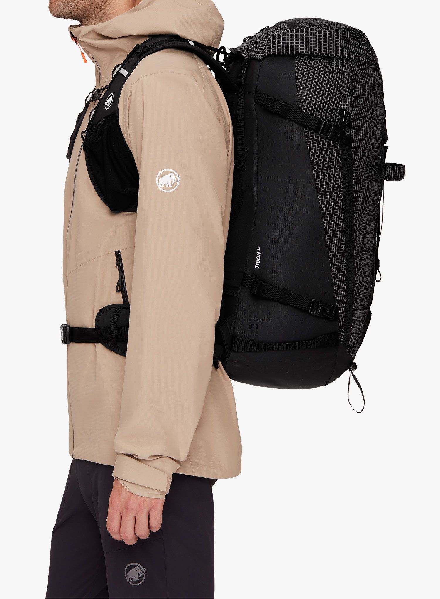 Gorski nahrbtnik Mammut Trion 38 - black