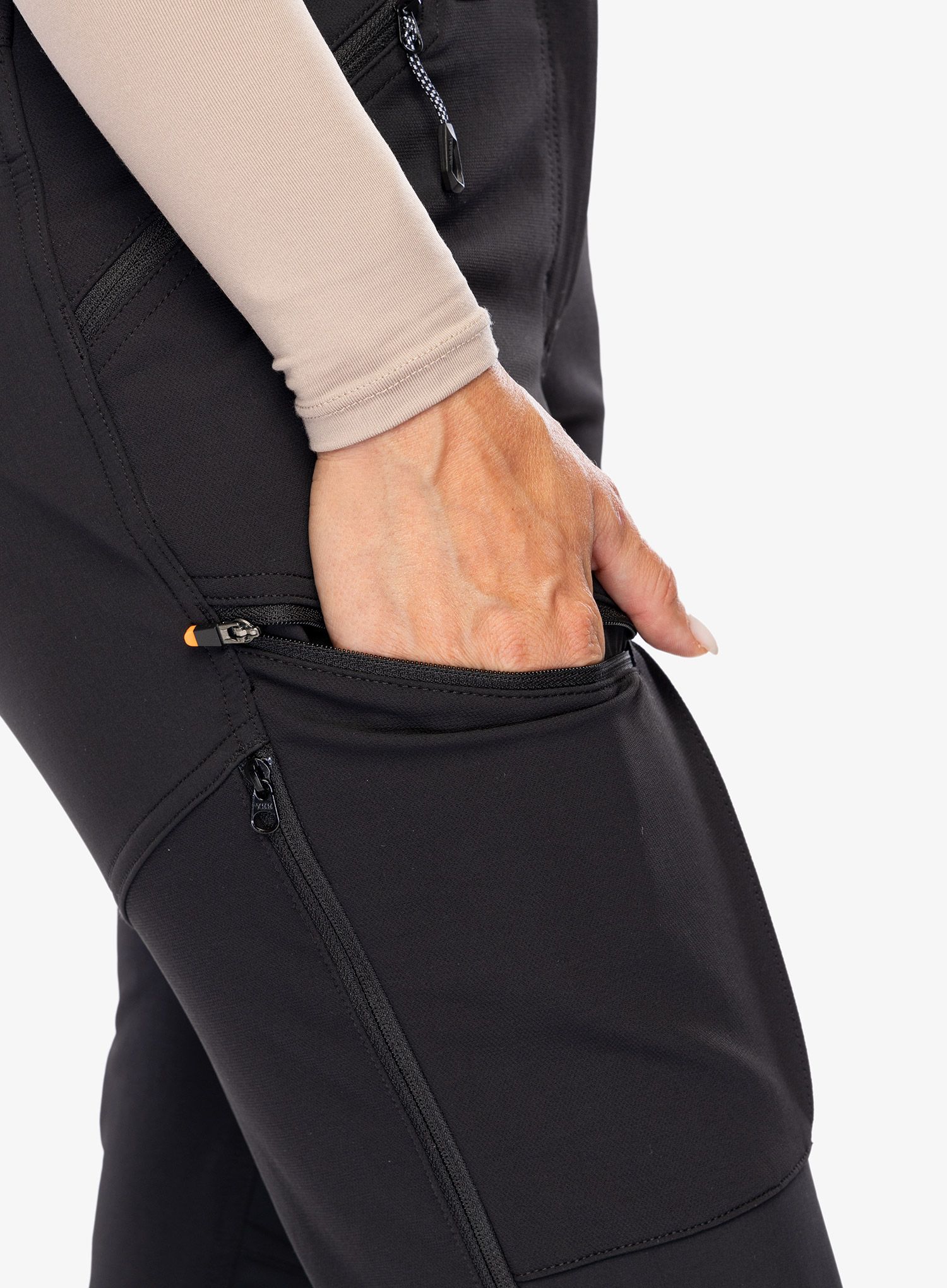 Ženske softshell hlače Mammut Zinal Guide SO Hybrid Pants - black