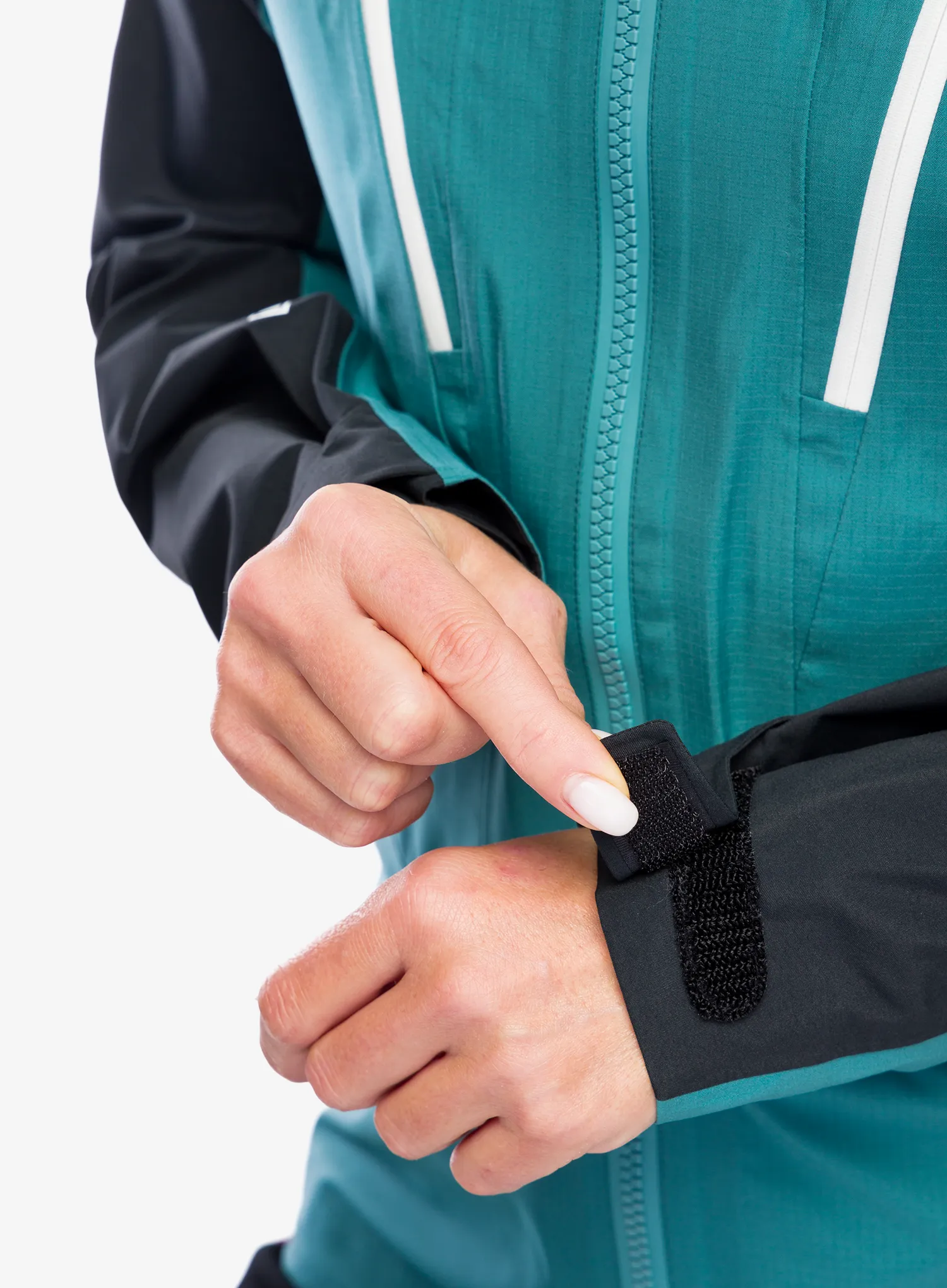 Ženska hardshell jakna Millet Trilogy V Icon GTX Pro Jacket - hydro/black