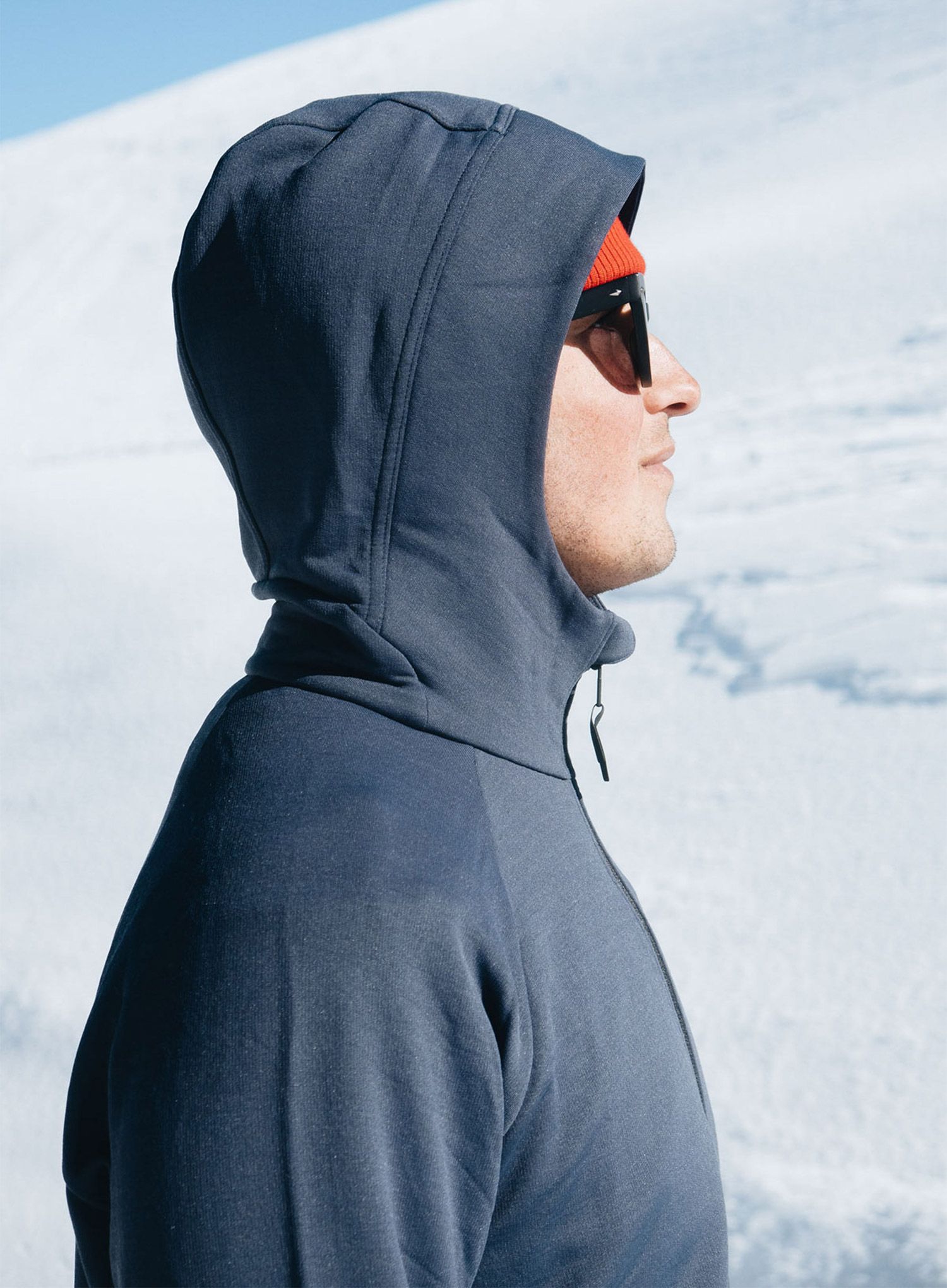 Jopica s kapuco Mons Royale Nevis Merino Fleece Hood - midnight