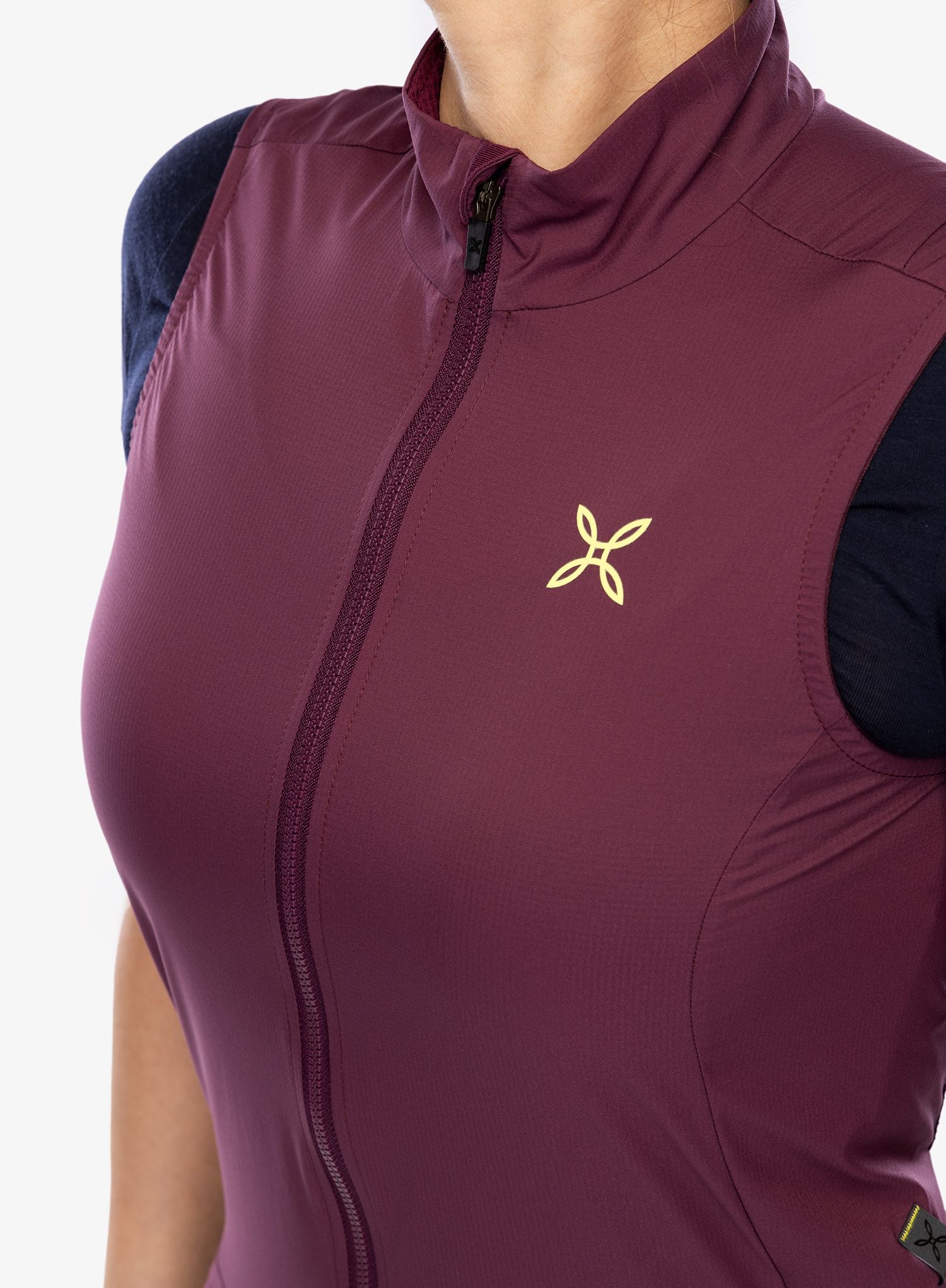 Ženski kolesarski brezrokavnik Montura Rando Cycling Windproof Vest - wine red