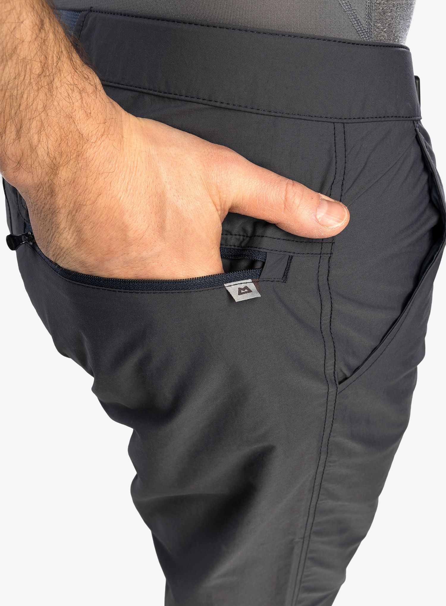 Pohodniške hlače Mountain Equipment Approach Pant - blue nights