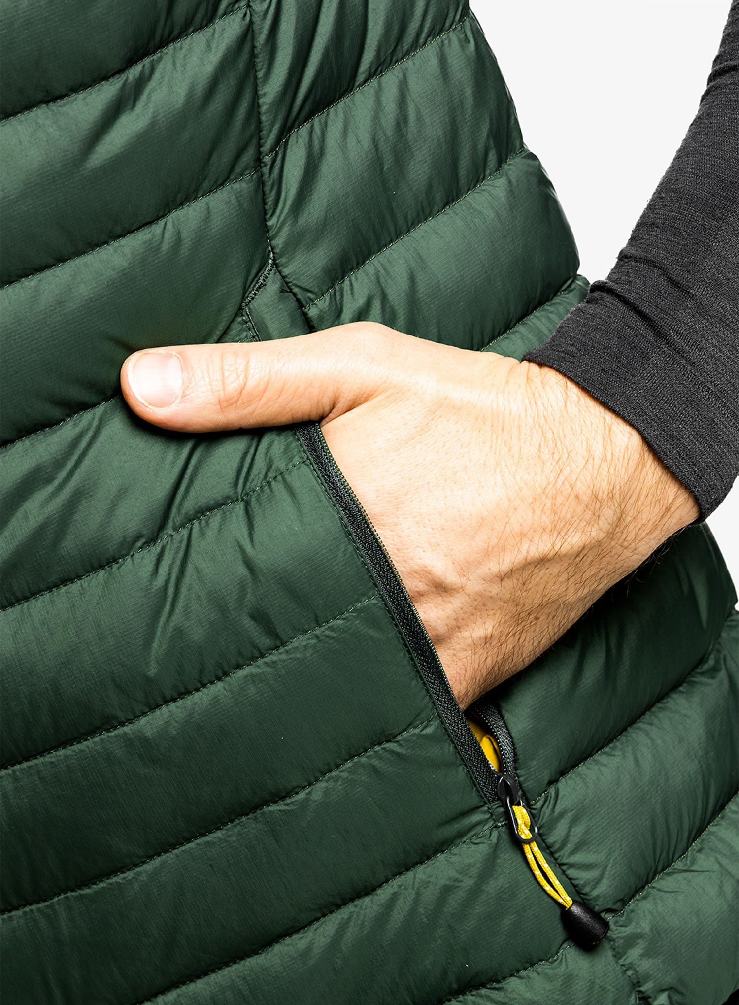 Puhasti brezrokavnik Mountain Equipment Earthrise Vest - conifer