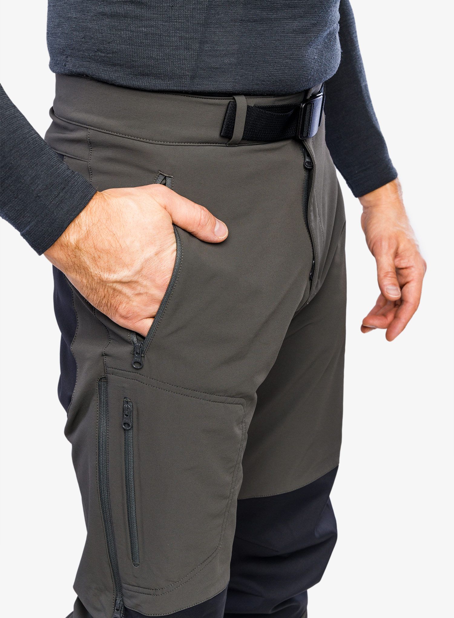 Softshell hlače Mountain Equipment Mission Pant - graphite/black
