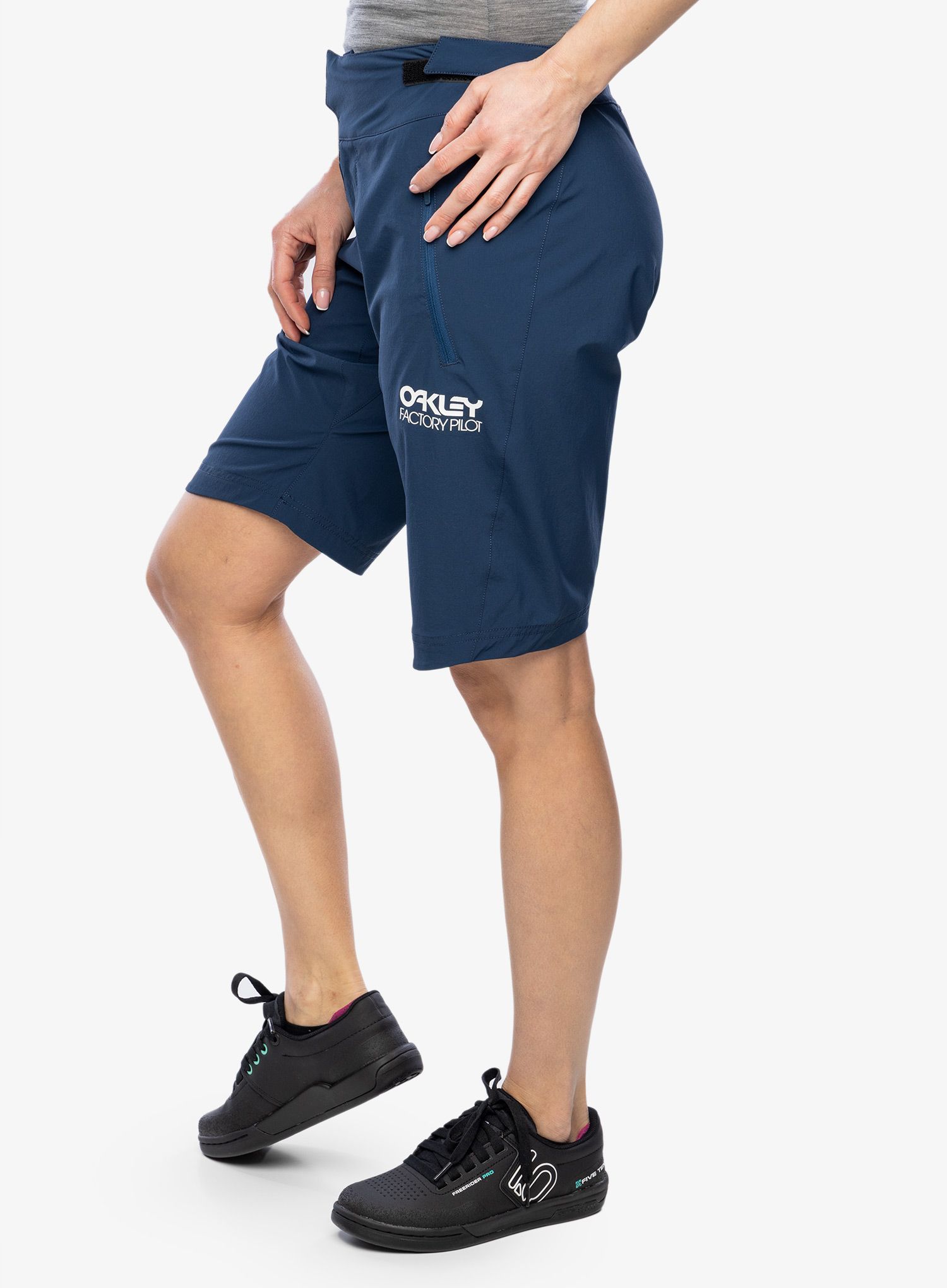Ženske kolesarske kratke hlače Oakley Factory Pilot Lite Short - navy