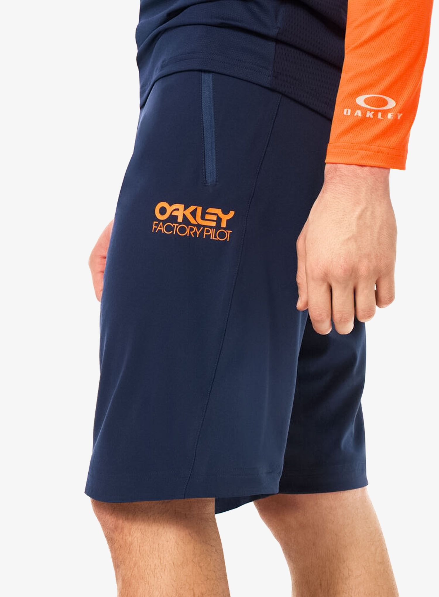 Kolesarske kratke hlače Oakley Factory Pilot Lite Short - team navy