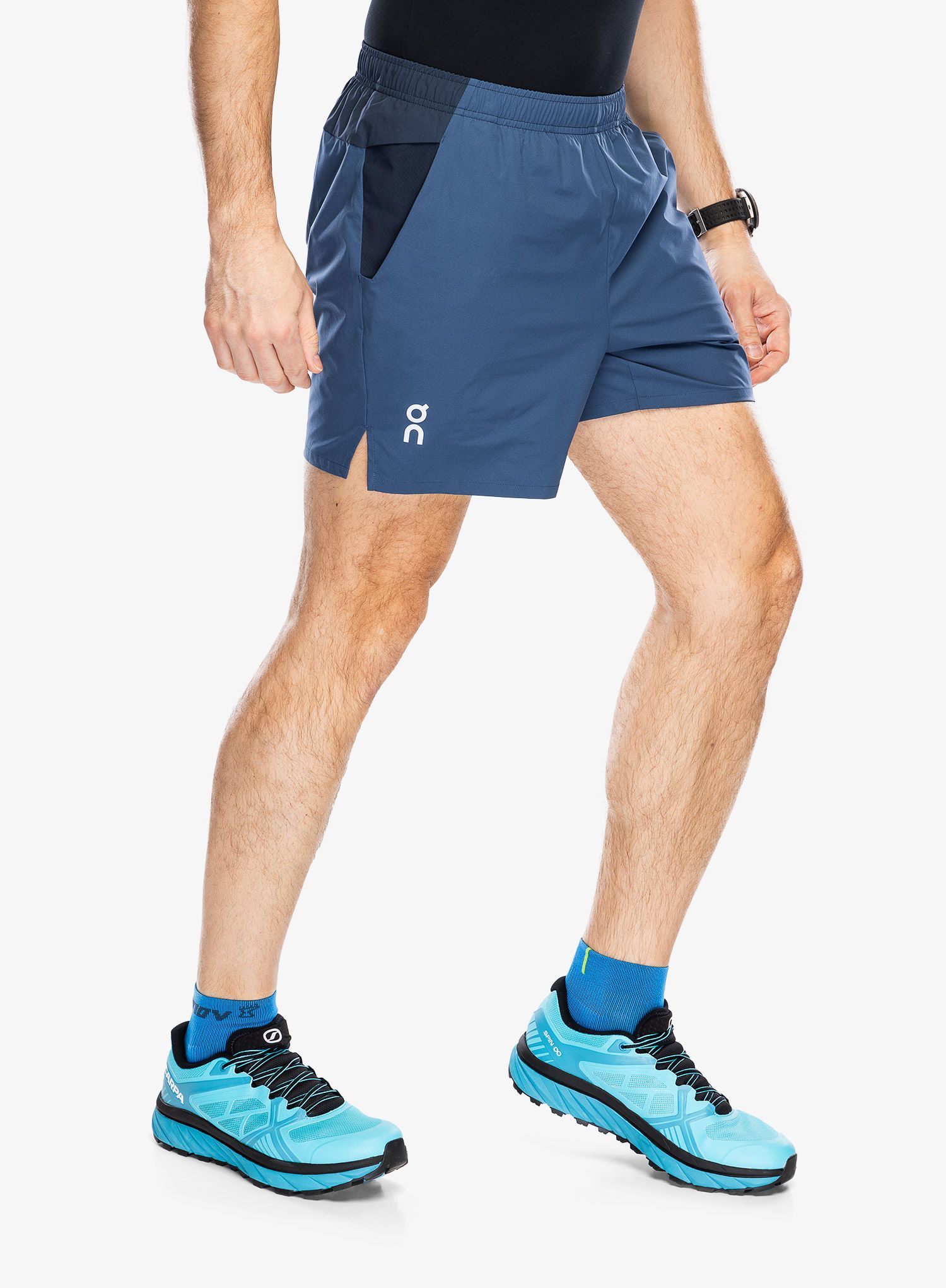 Tekaške kratke hlače On Essential Shorts - navy