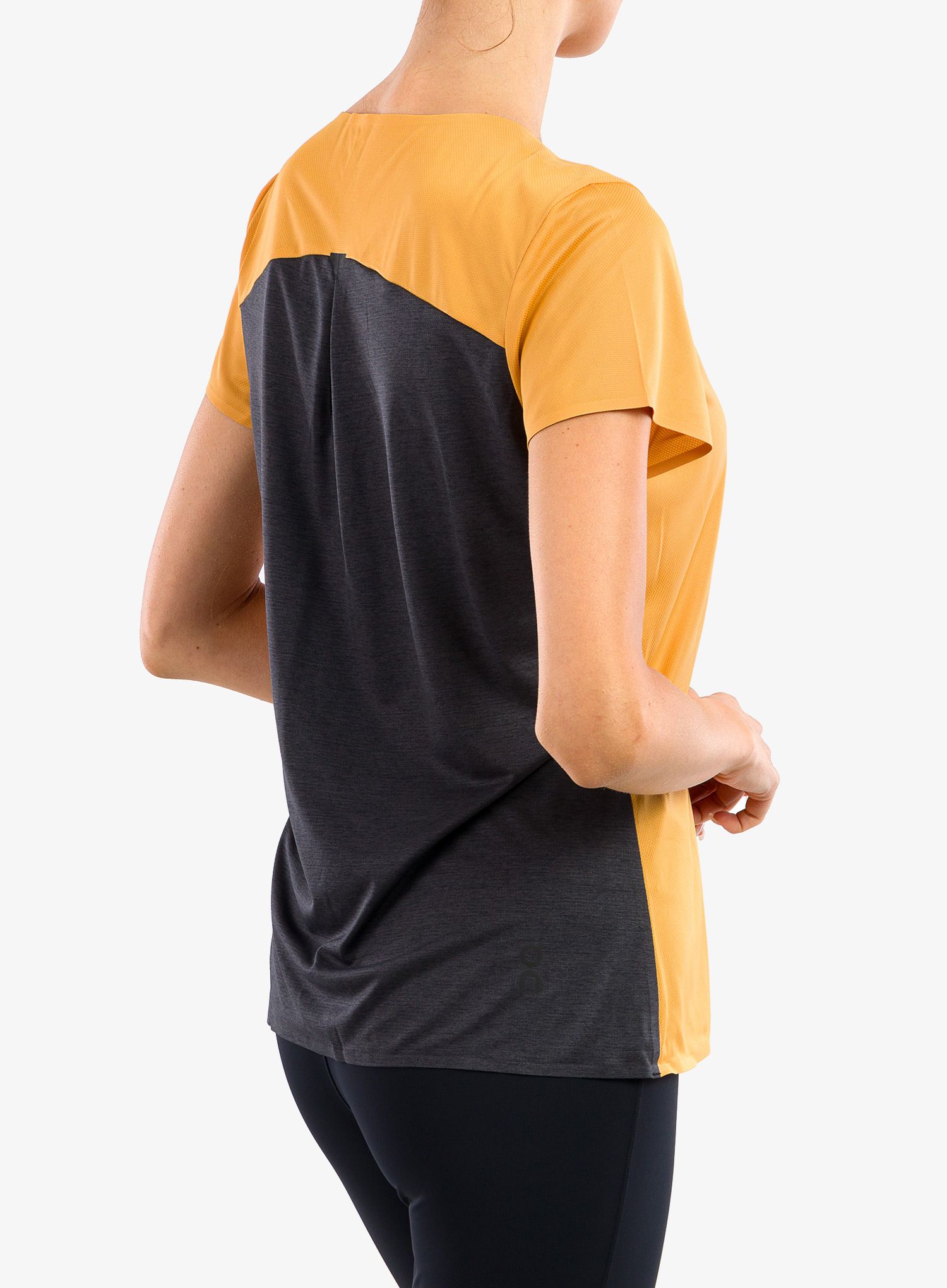 Ženska tekaška majica On Performance-T - mango/black