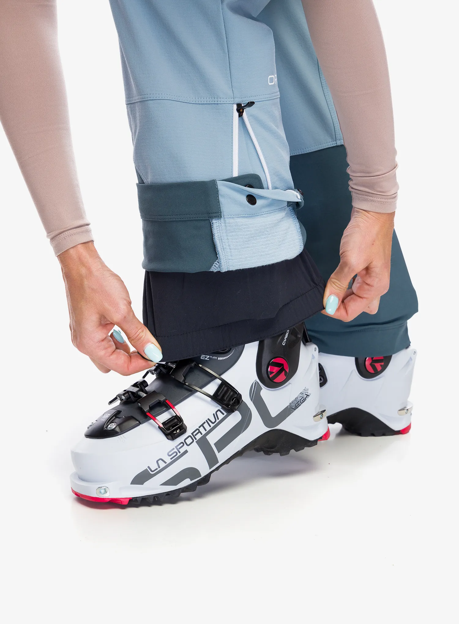 Ženske softshell hlače Ortovox Mondeval Pants - glacier grey