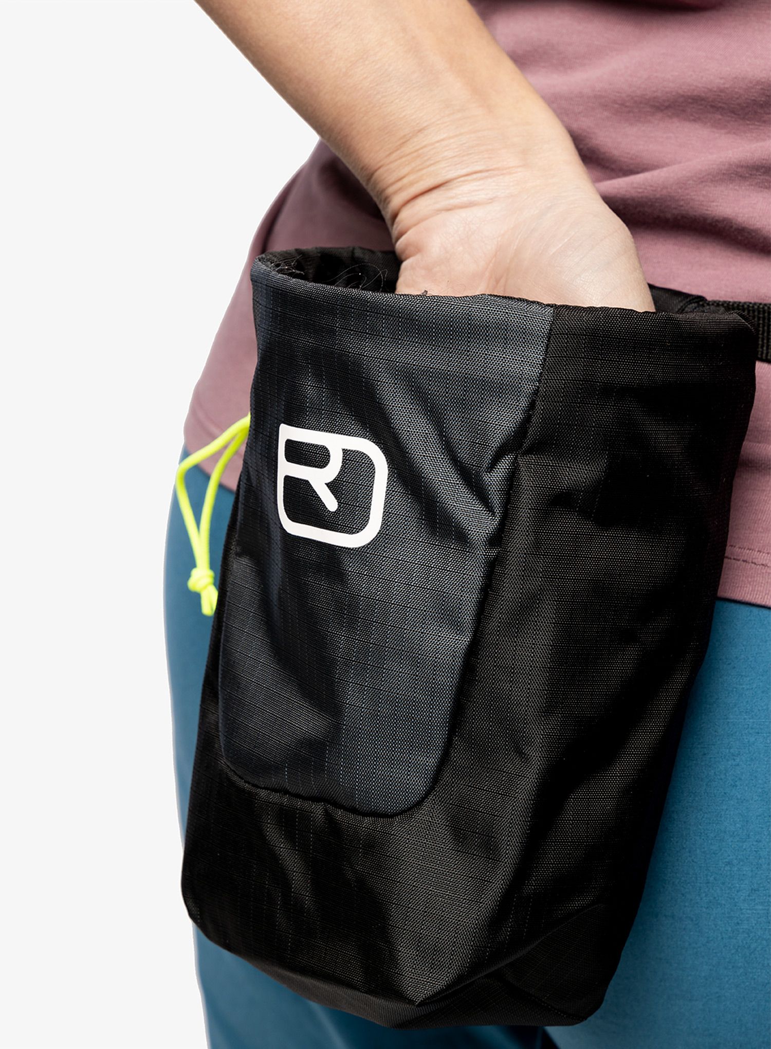 Vrečka za magnezij Ortovox Trad Chalkbag - black raven