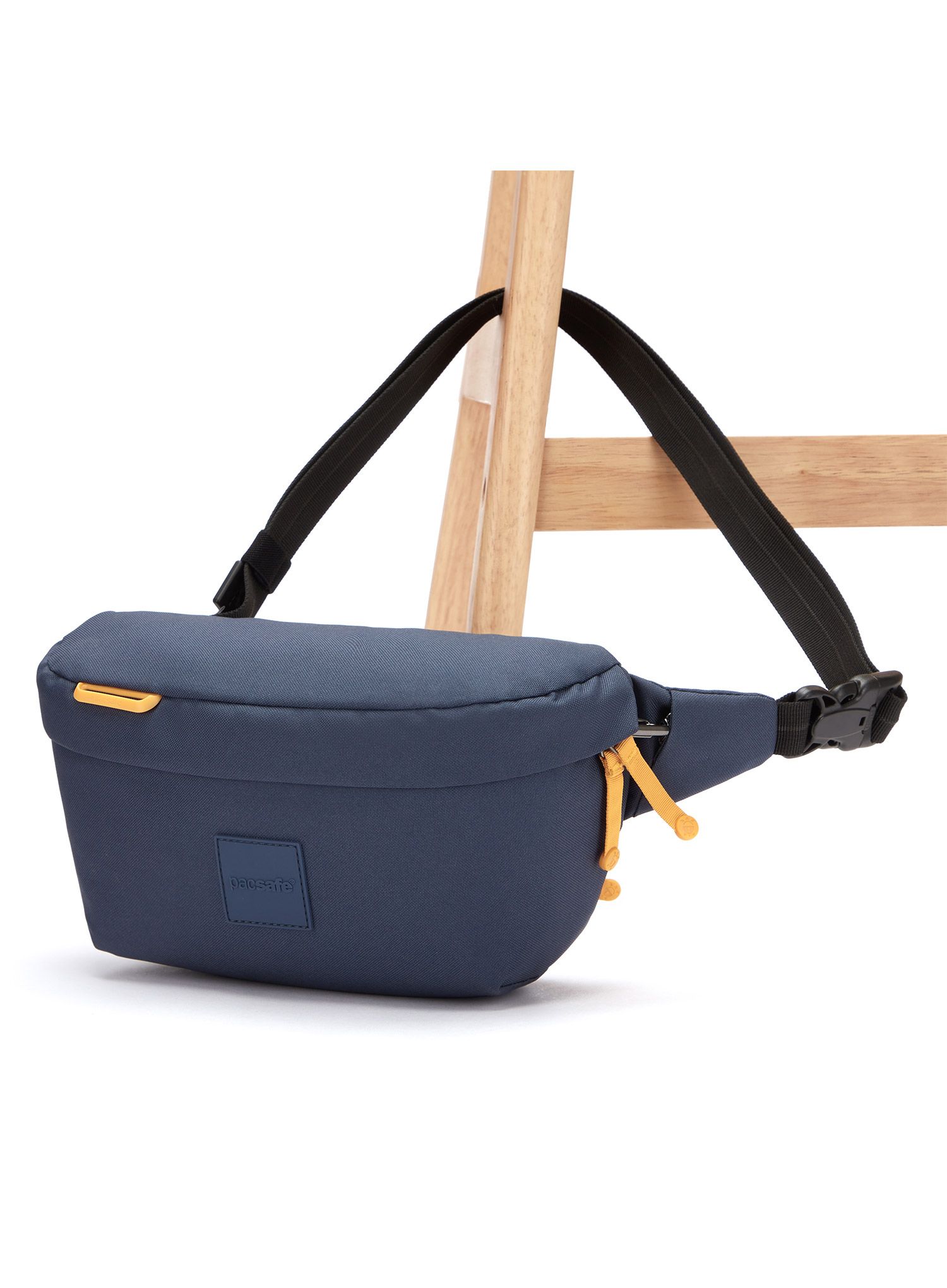 Mestna torba Pacsafe Go Sling Pack - coastal blue