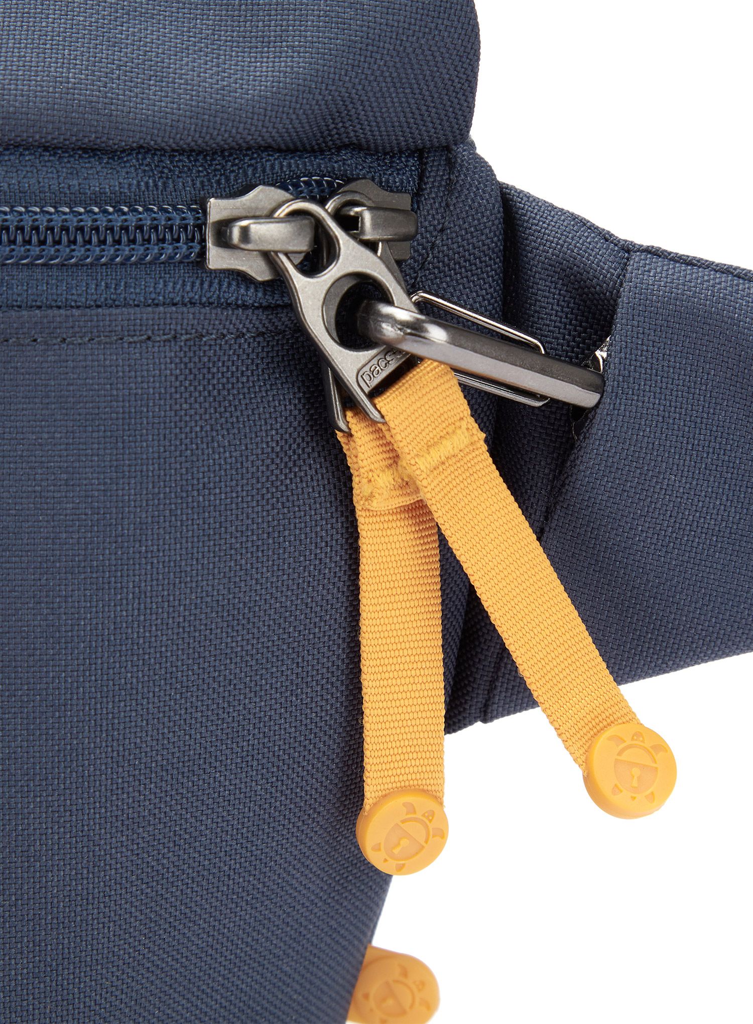 Mestna torba Pacsafe Go Sling Pack - coastal blue