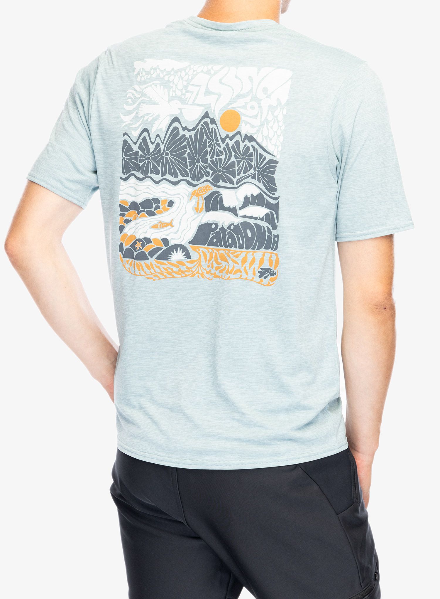 Športna majica Patagonia Cap Cool Daily Graphic Shirt Waters - seadaze/thermal blue x-dye