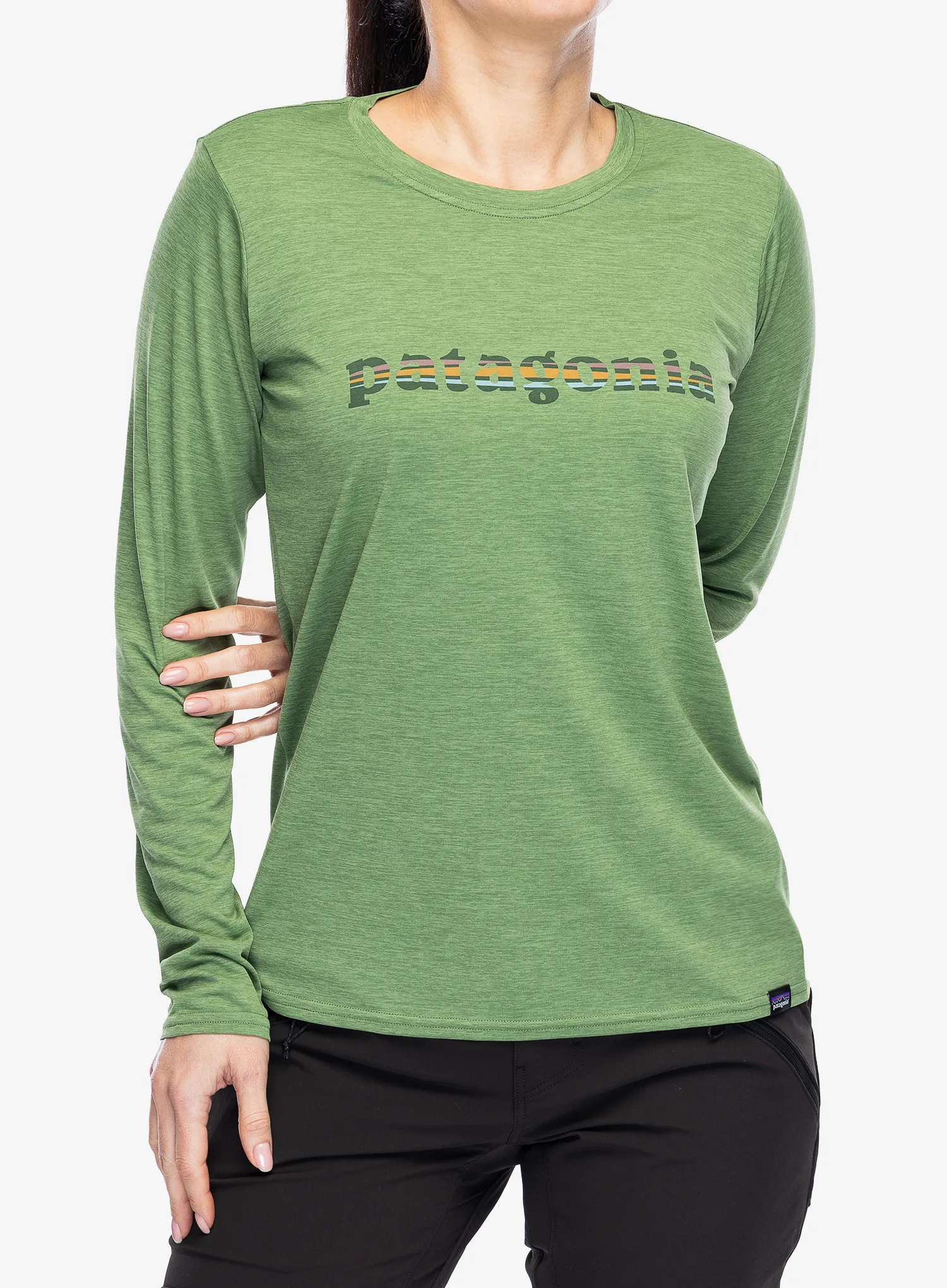 Ženska jopica Patagonia L/S Capilene Cool Daily Graphic Shirt - 73 text logo nouveau green