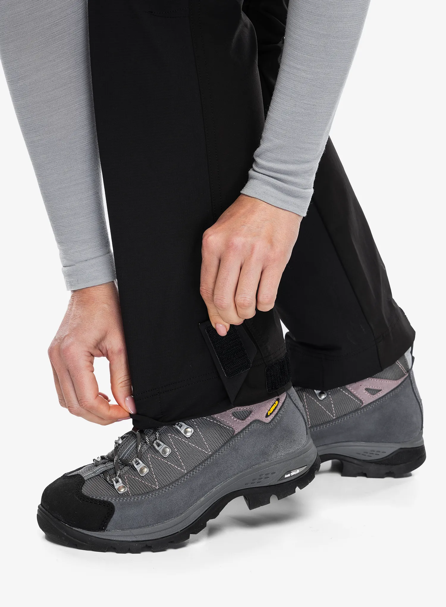 Ženske treking hlače Patagonia Point Peak Trail Pants - black