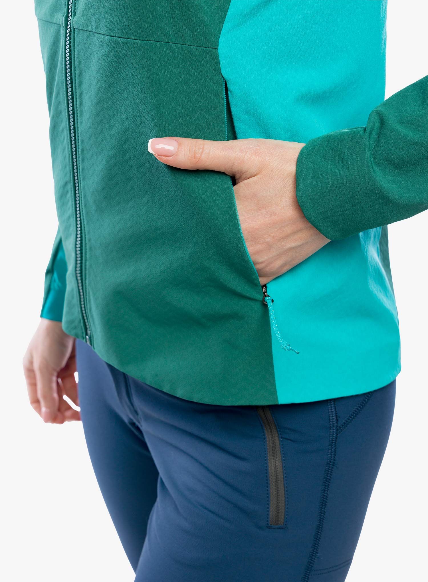 Ženska softshell jakna Patagonia R1 CrossStrata Hoody - conifer green