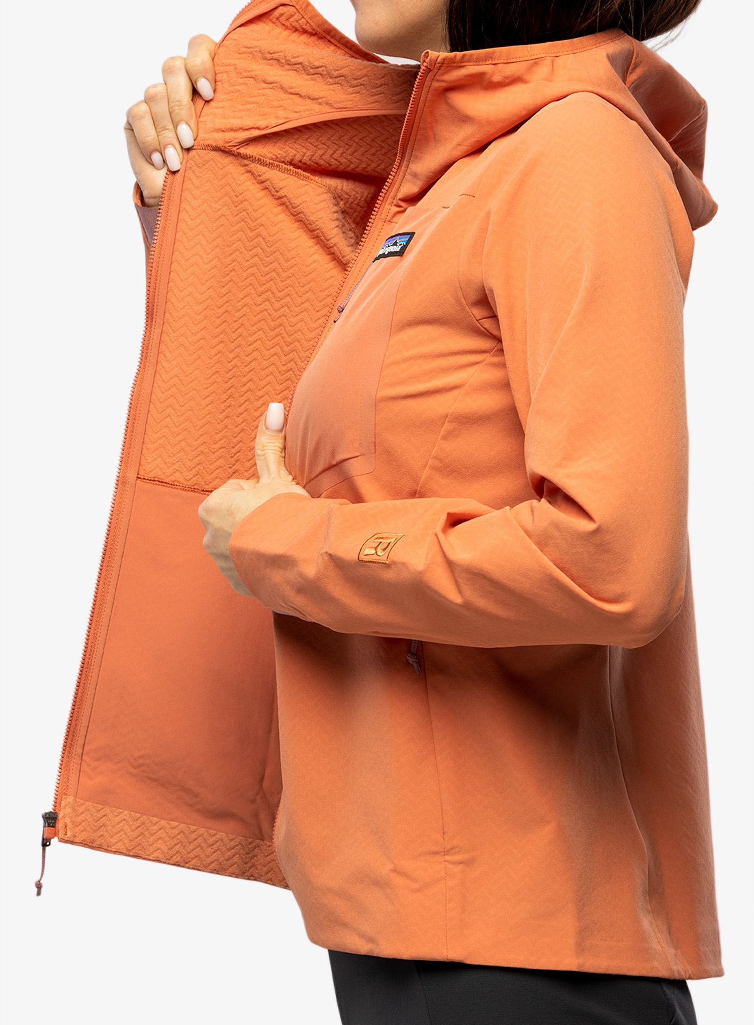 Ženska softshell jakna Patagonia R1 CrossStrata Hoody  - quartz coral