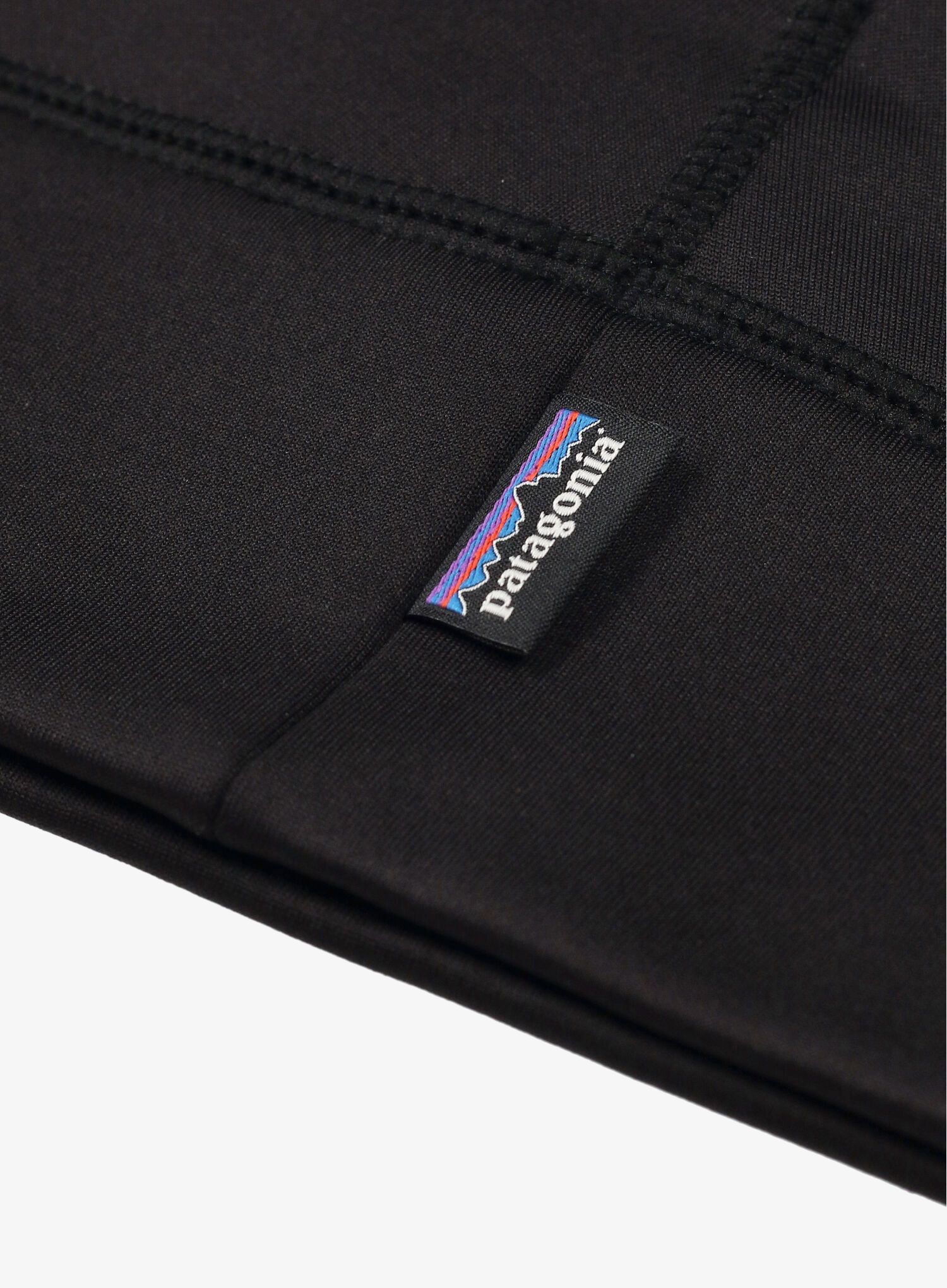 Termo kapa Patagonia R1 Daily Beanie - black