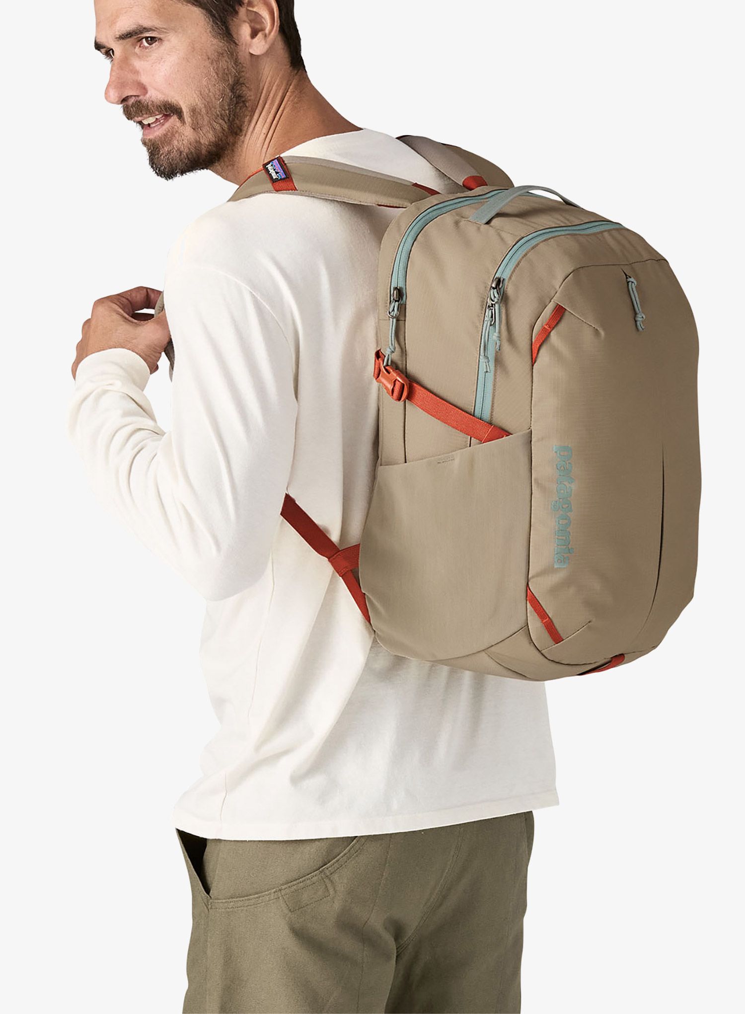 Nahrbtnik za prenosnik Patagonia Refugio Day Pack 26L - seabird grey