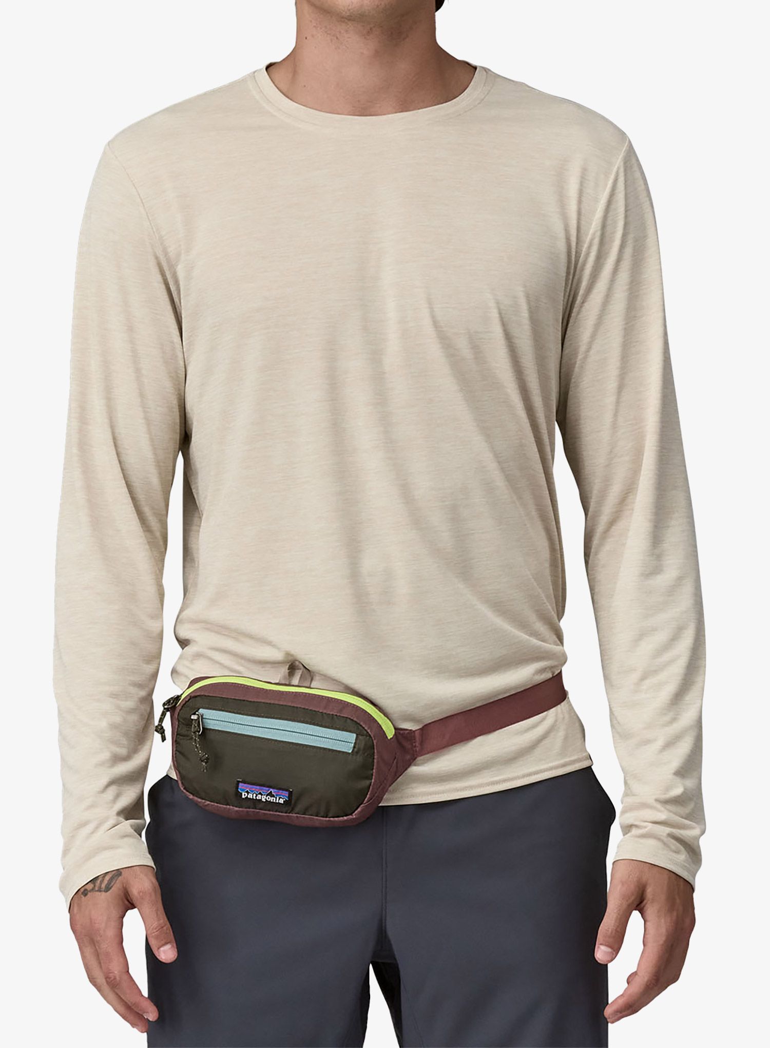 Torbica za okoli pasu Patagonia Ultralight Black Hole Mini Hip Pack - patchwork/pine needle green