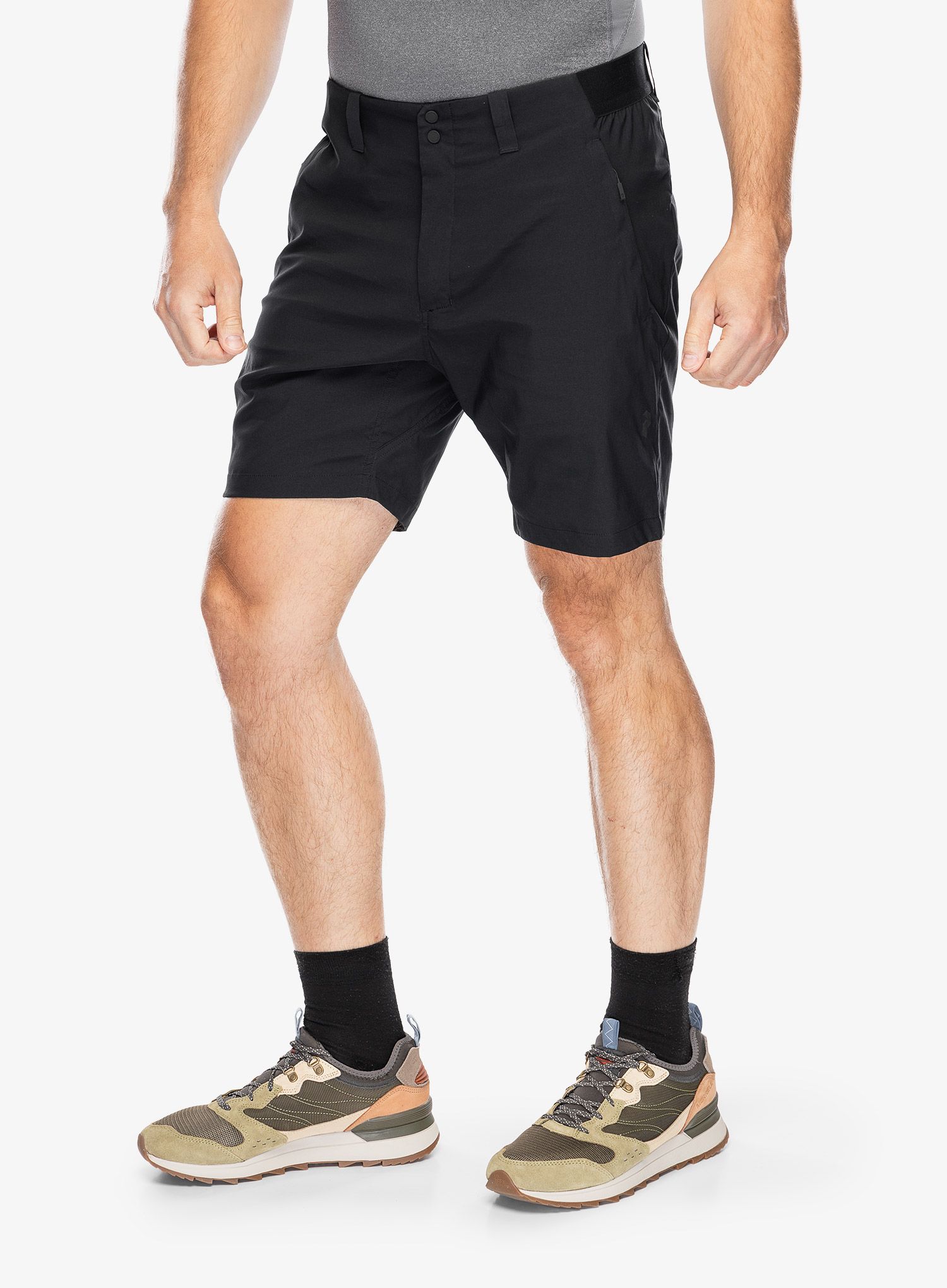 Moške kratke hlače Peak Perfomance Commuter Shorts - black