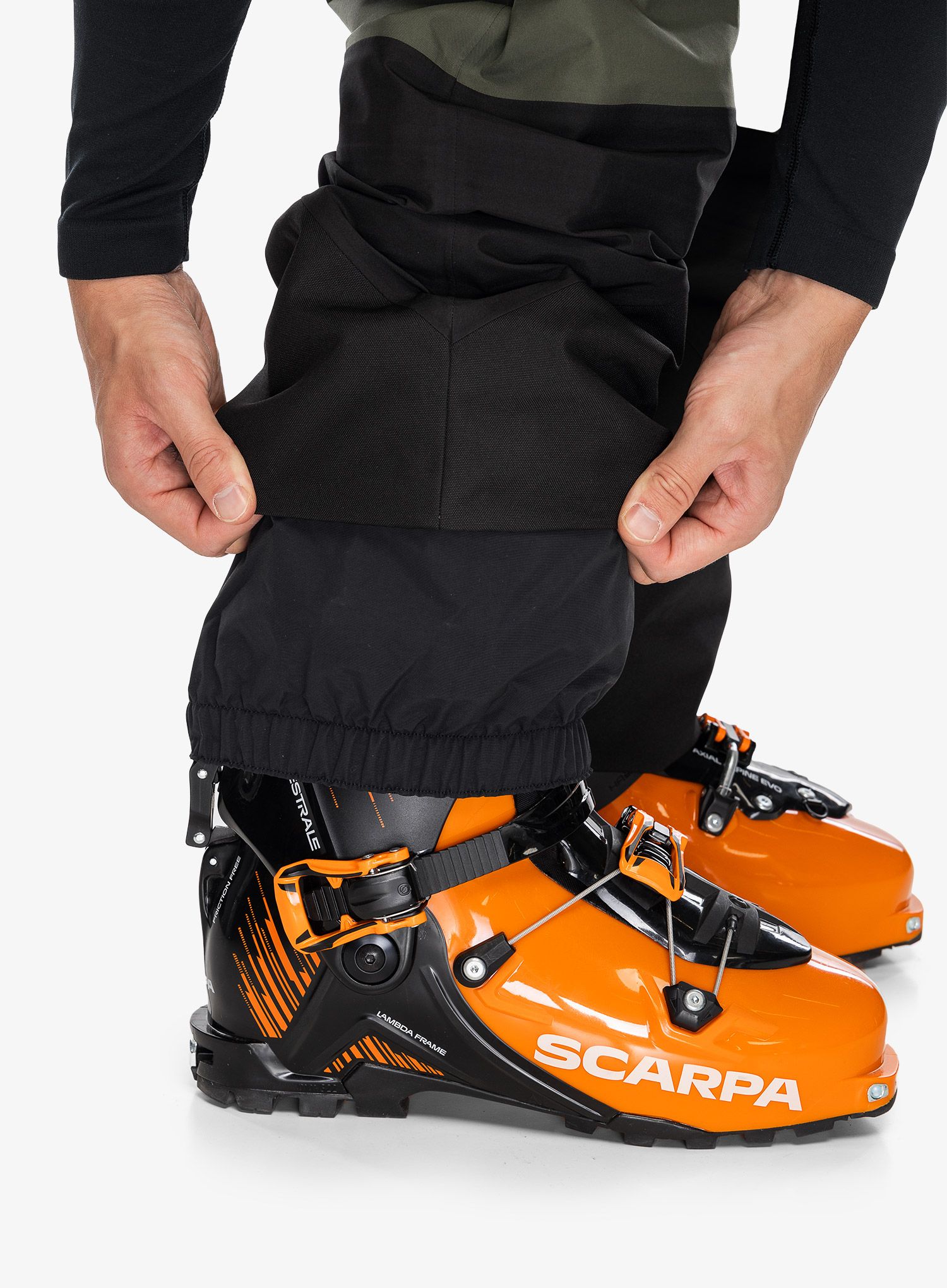 Smučarske hlače Peak Performance Gravity GORE-TEX 3L Pants - olive extreme/pine/black
