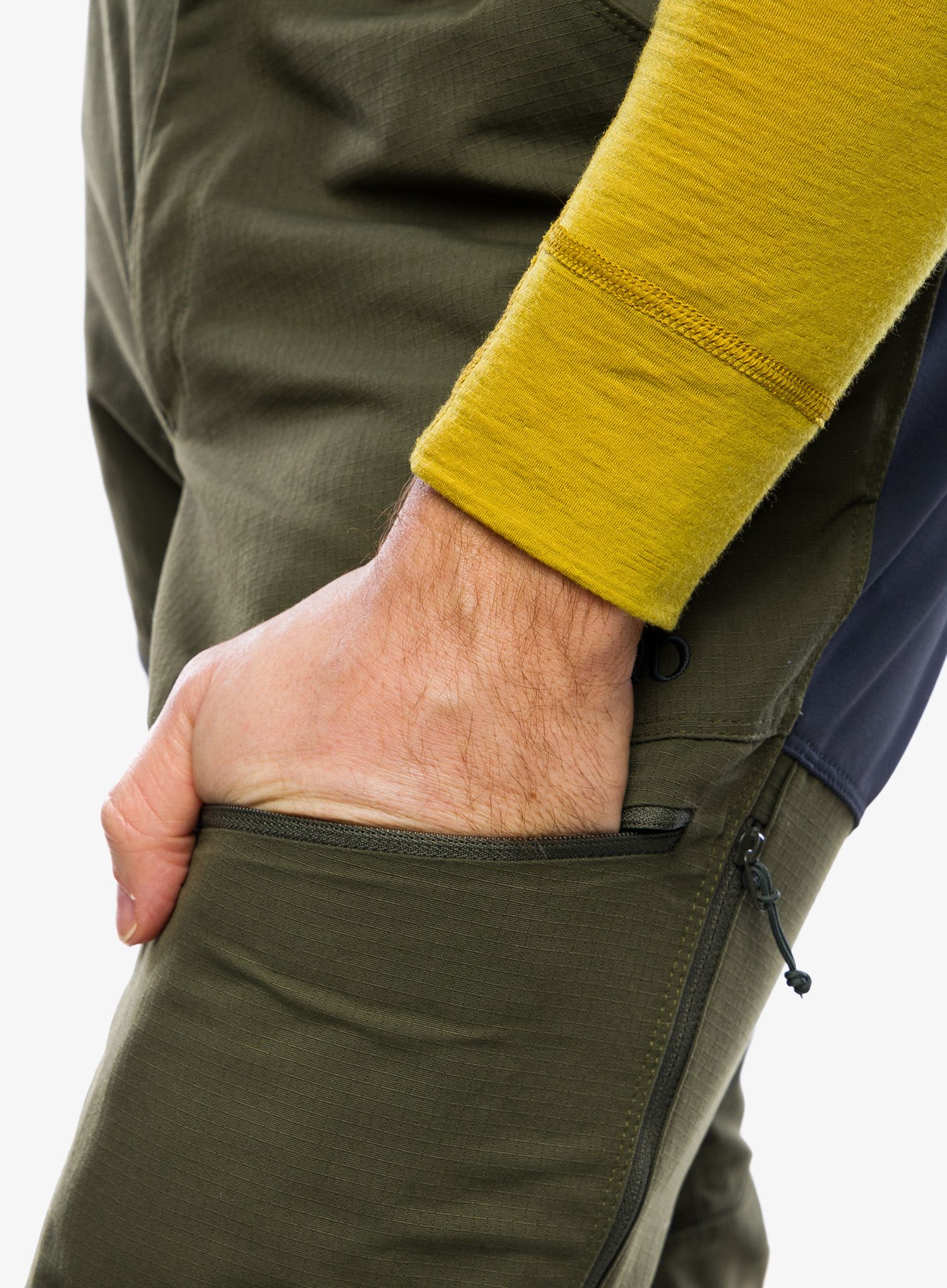 Pohodne hlače Rab Lochan Pants - army