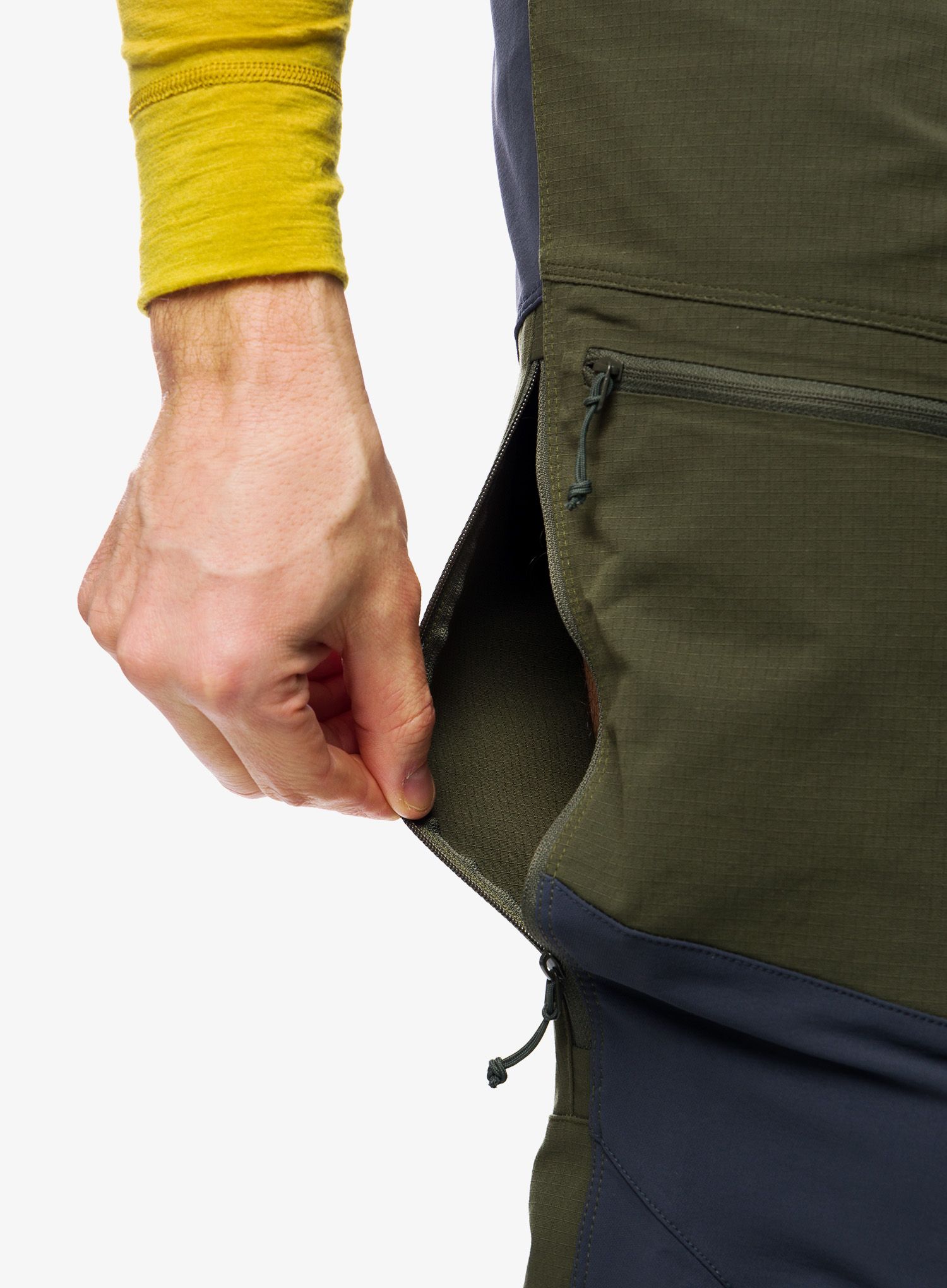 Pohodne hlače Rab Lochan Pants - army