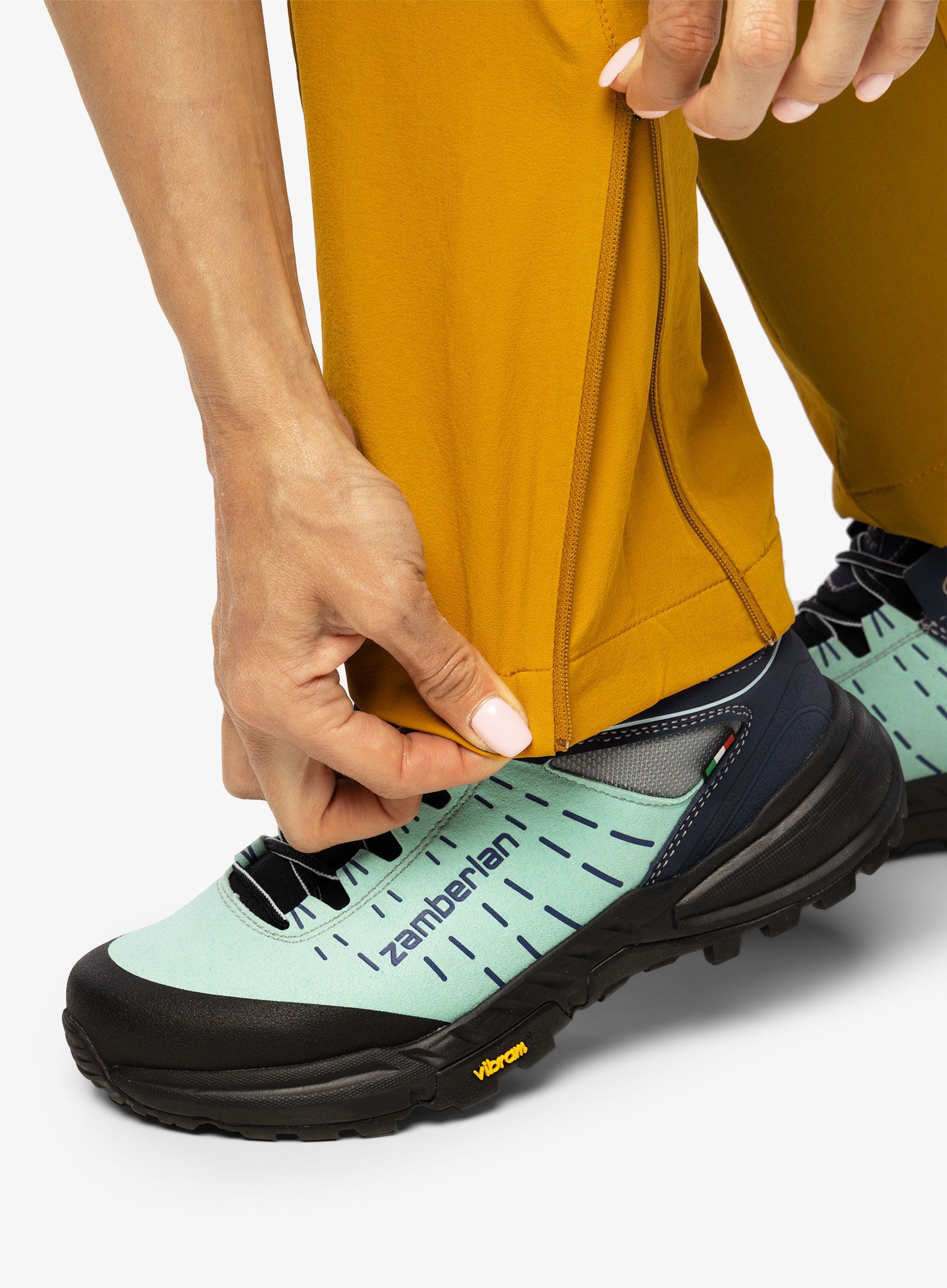 Ženske treking hlače Rab Torque Mountain Pants - dark butternut