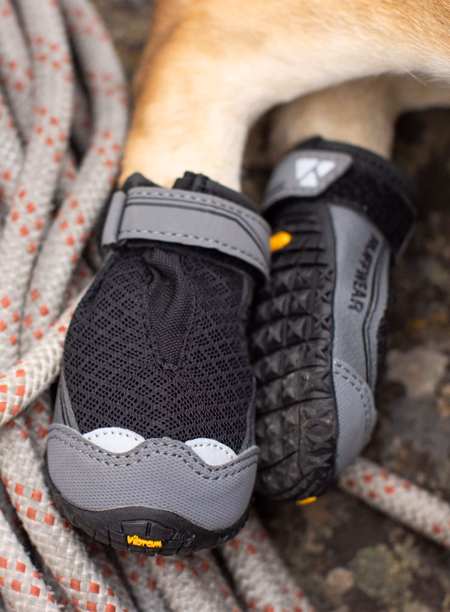 Obutev za psa Ruffwear Grip Trex - obsidian black