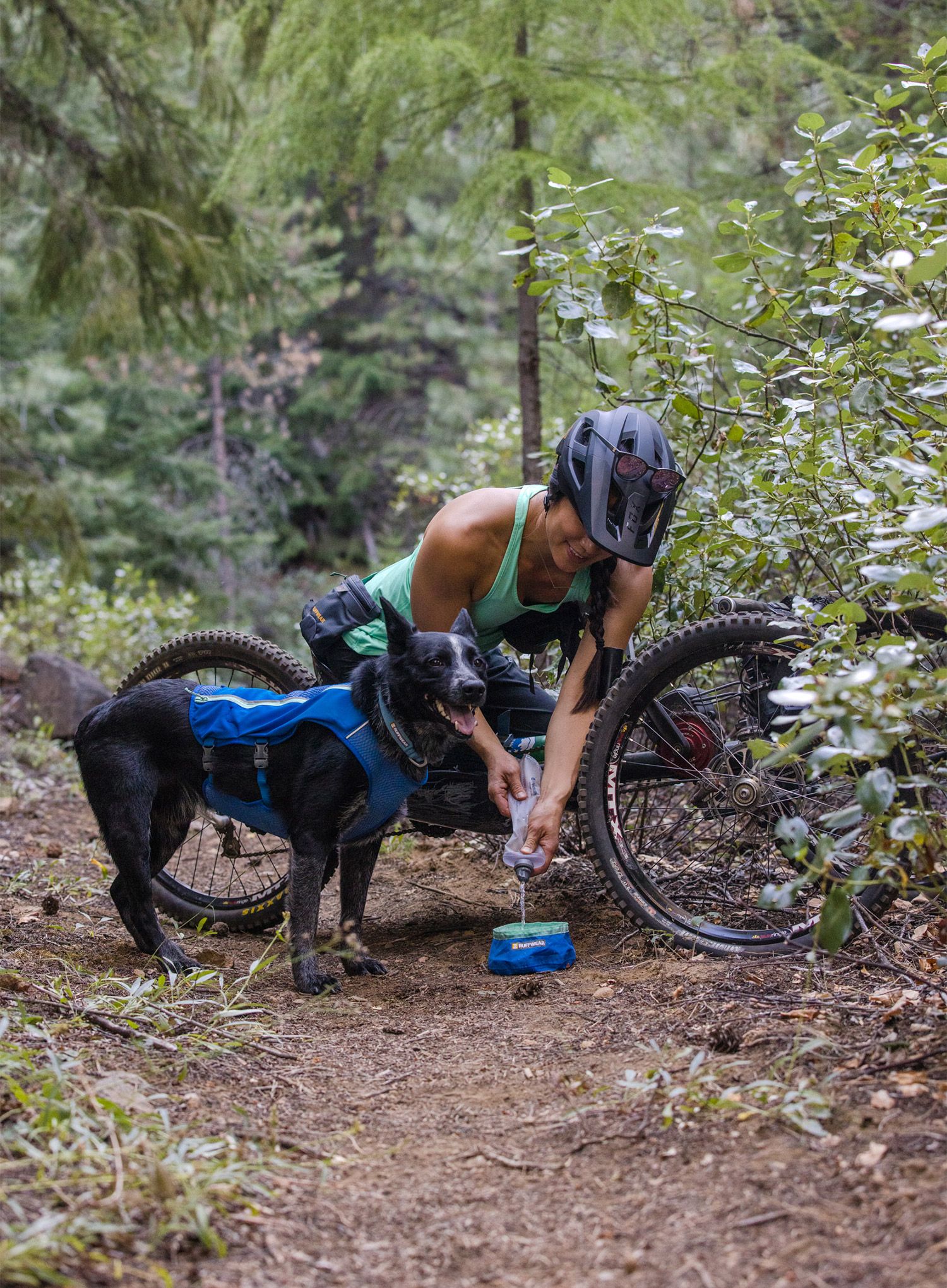Jopič za pse Ruffwear Trail Runner Running Vest - blue pool