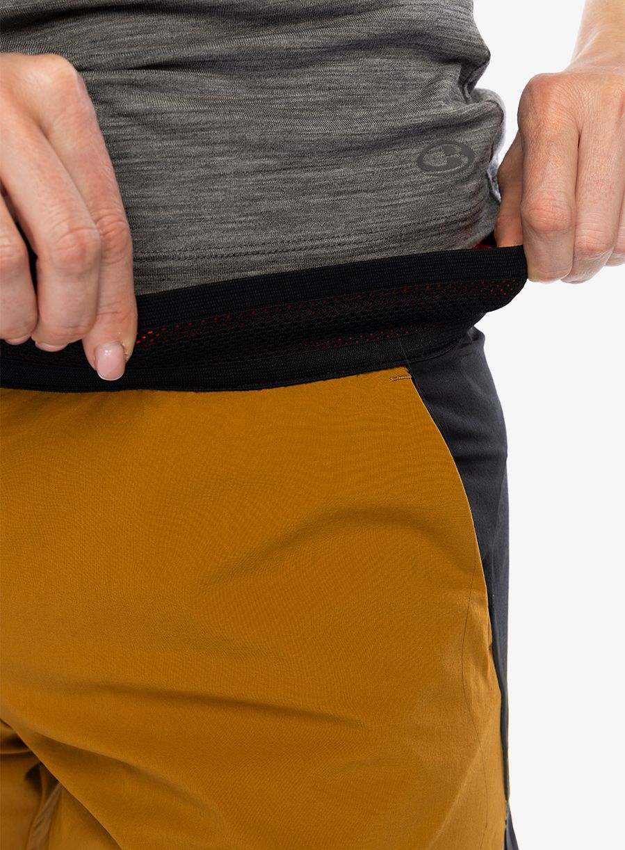 Ženske pohodniške kratke hlače Salewa Pedroc 2 DST Shorts - brown/black