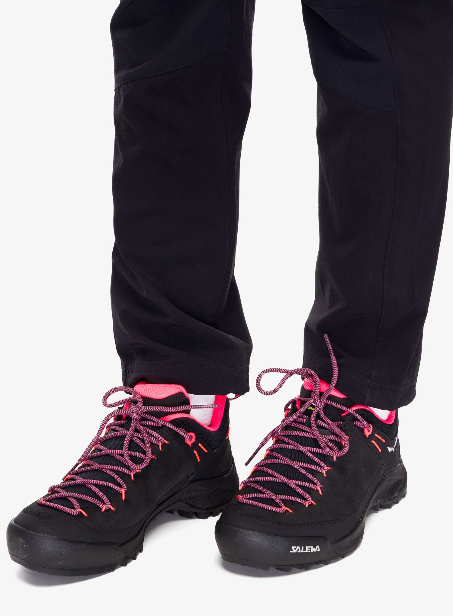 Ženski pohodniški čevlji Salewa Wildfire Leather - black/fluo coral