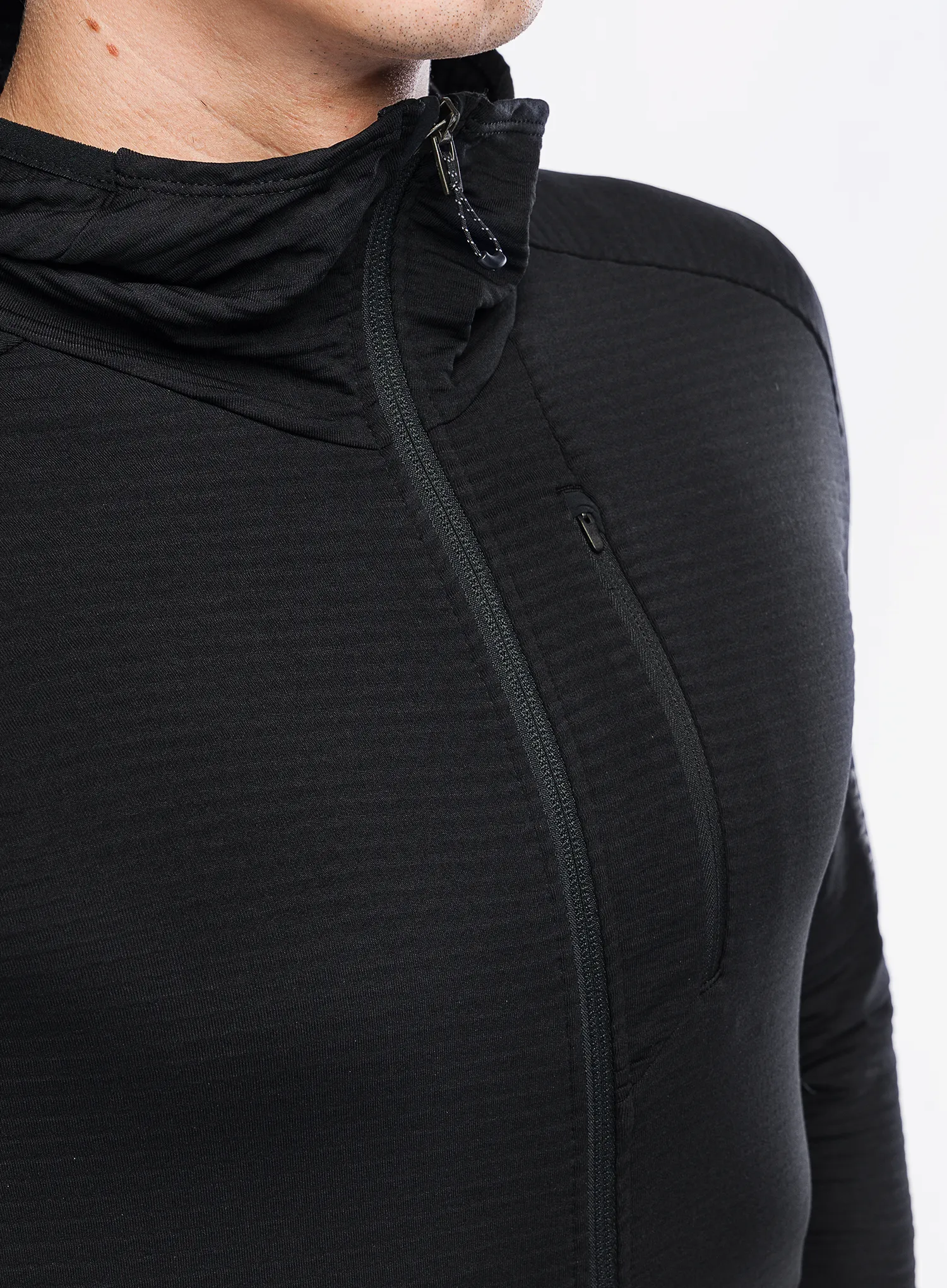 Jopica s kapuco Salomon Essential Ltwarm HD - deep black