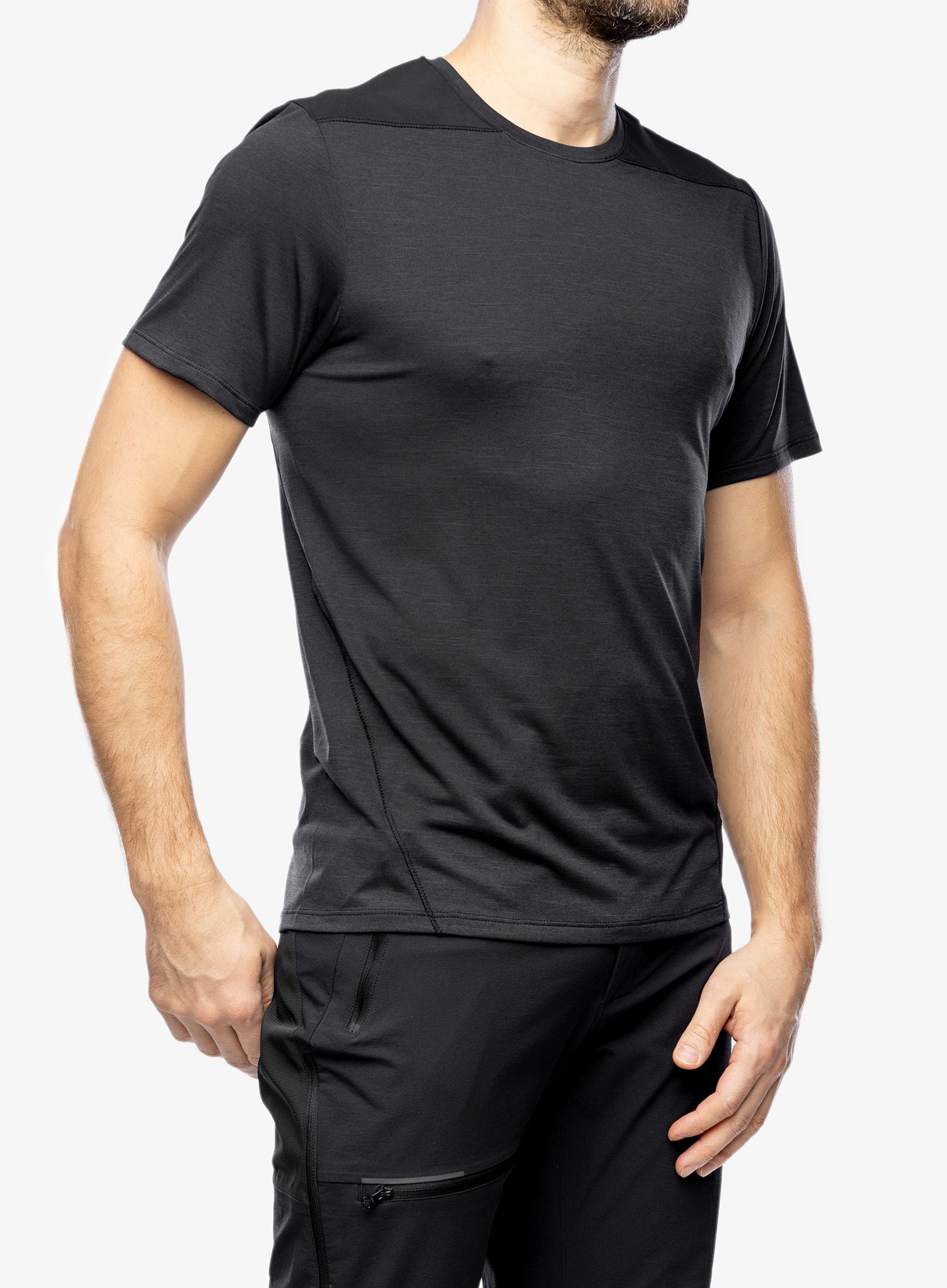 Športna majica Salomon Outline SS Tee - deep black