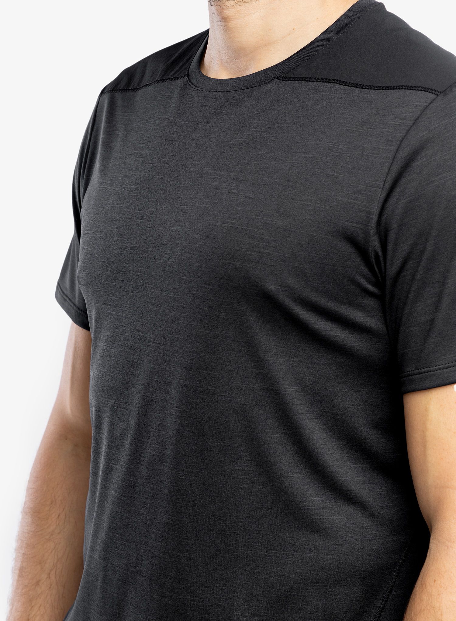 Športna majica Salomon Outline SS Tee - deep black