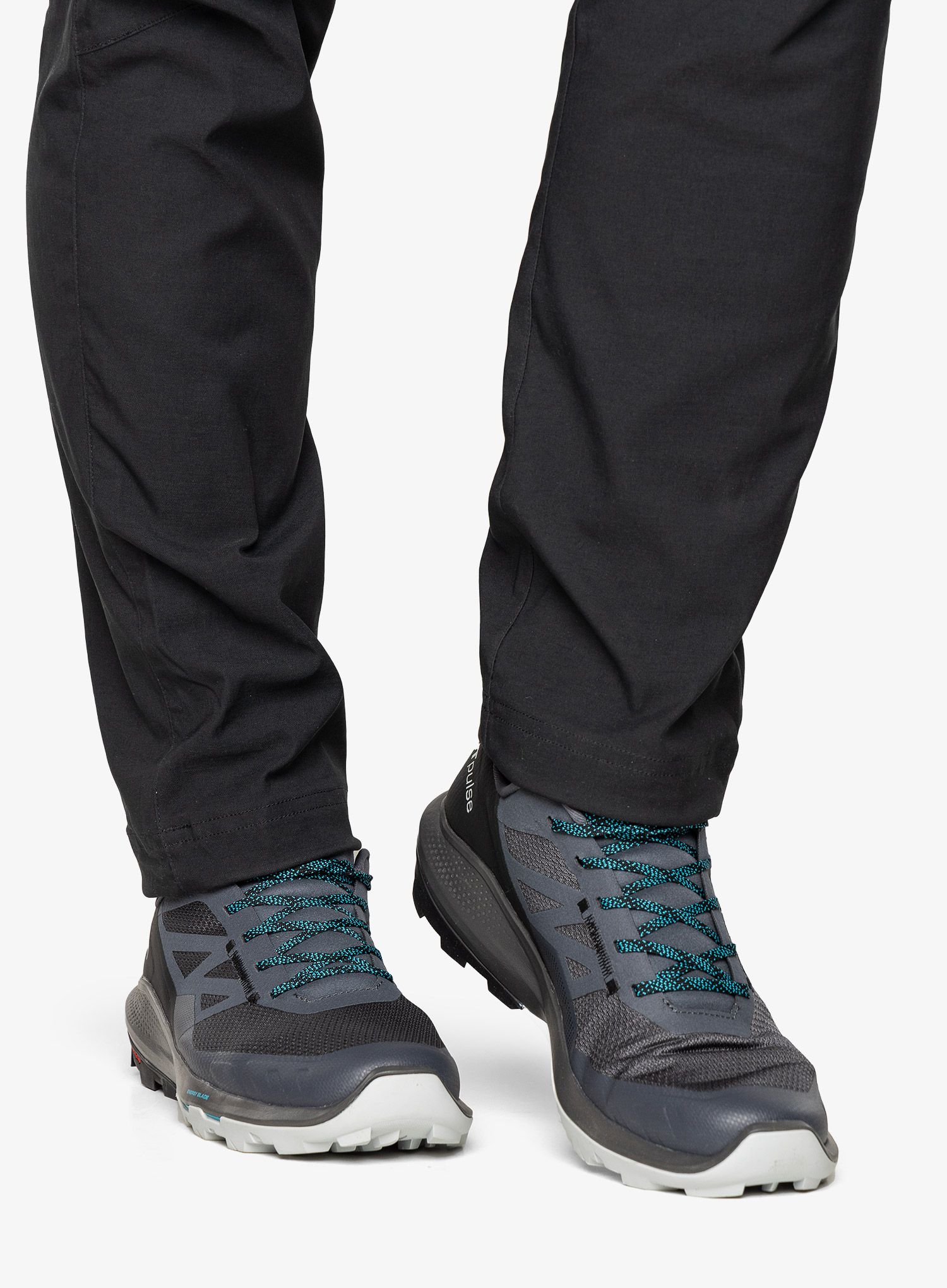 Pohodniški čevlji Salomon Outpulse - ebony/black/algiers blue