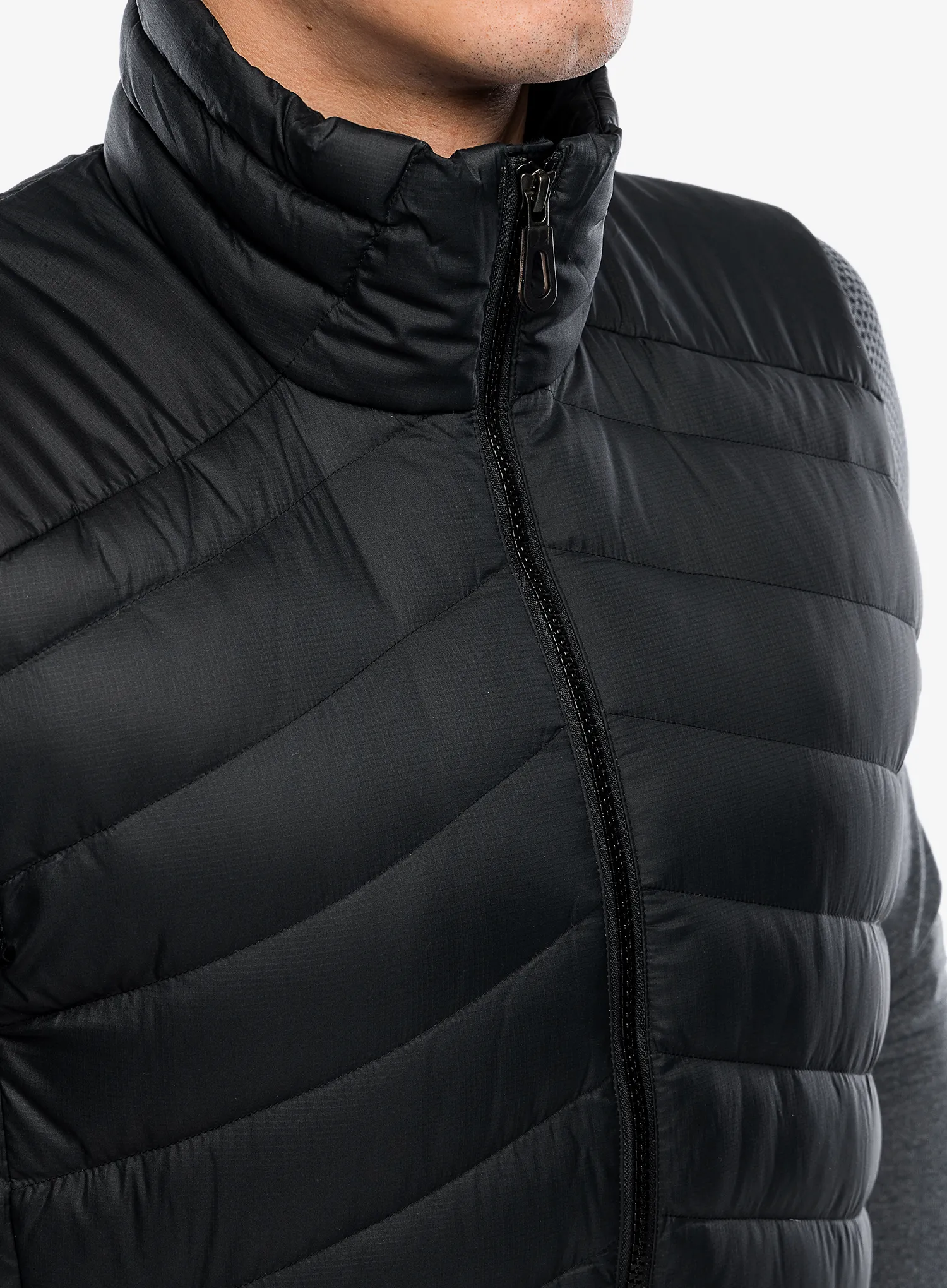 Moški brezrokavnik Salomon Essential Xwarm Down Vest - black