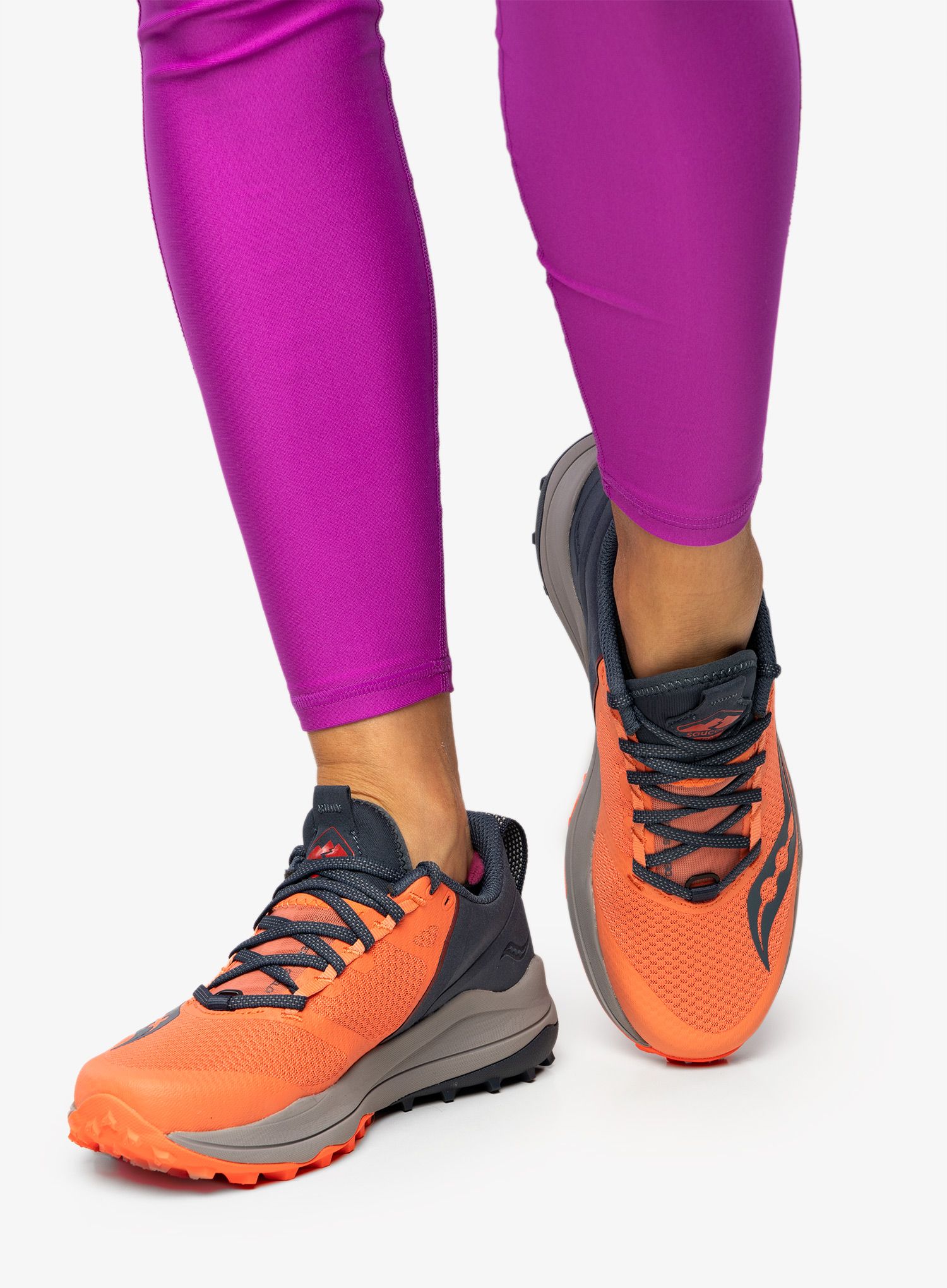 Ženski tekaški čevlji Saucony Xodus Ultra - sunstone/night