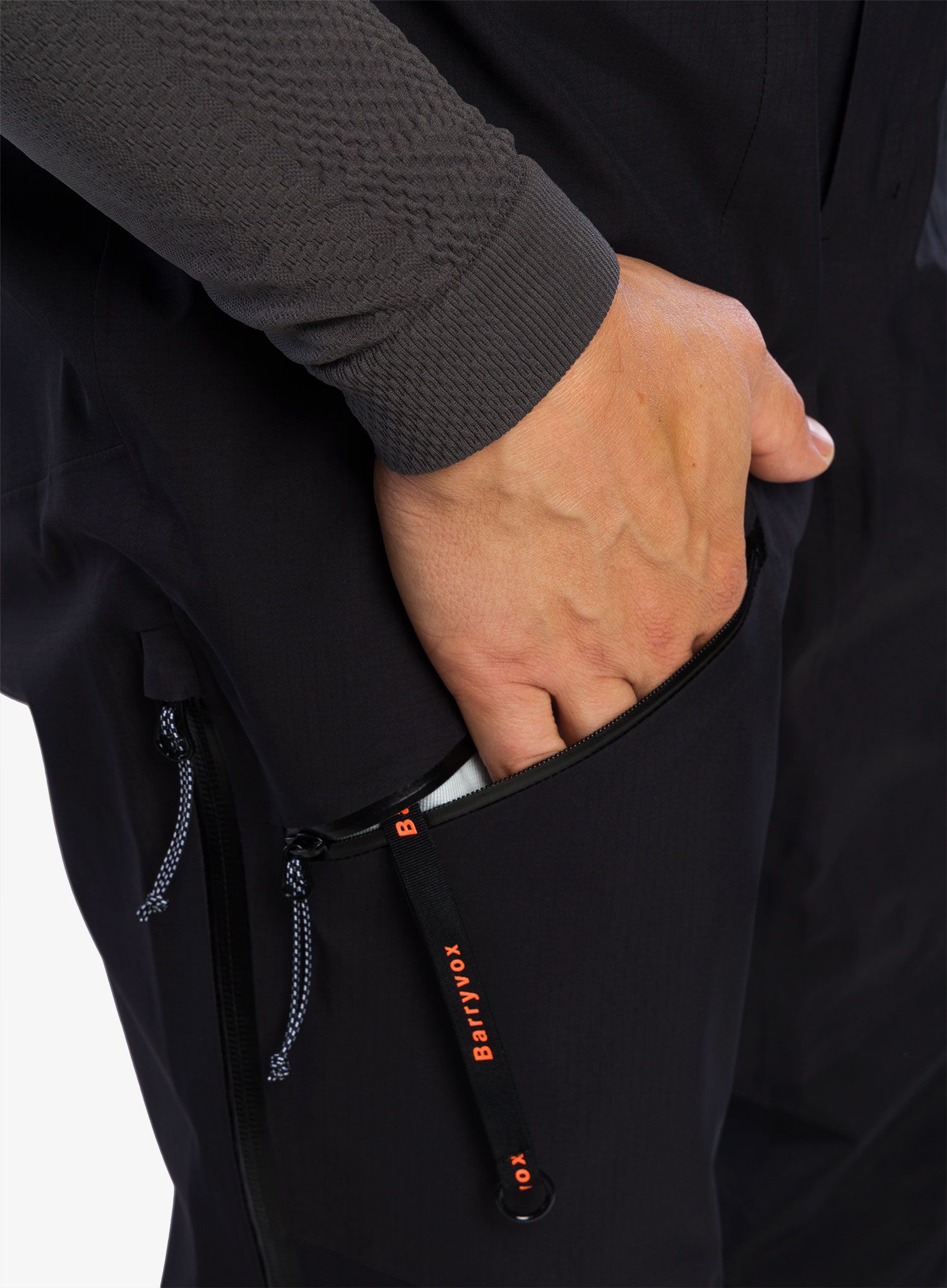 Pohodniške hlače Mammut Taiss Pro HS Pants - black
