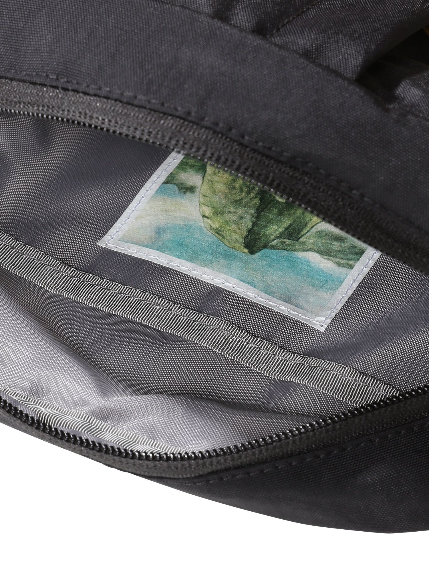 Torbica za čez ramo The North Face Berkeley Crossbody - tnf black/mineral gold