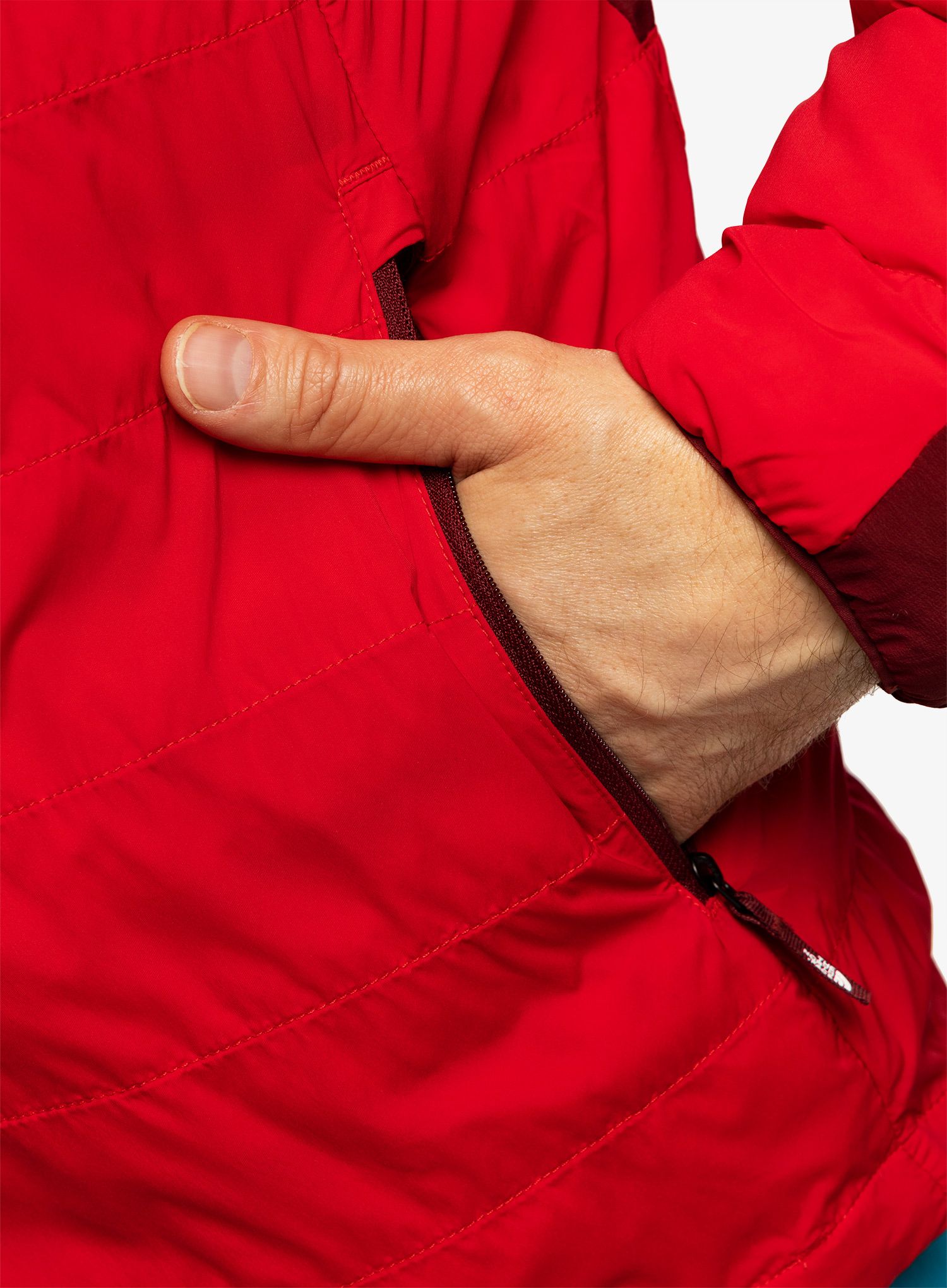 Sintetična jakna The North Face Thermoball 50/50 Jacket - cordovan/tnf red