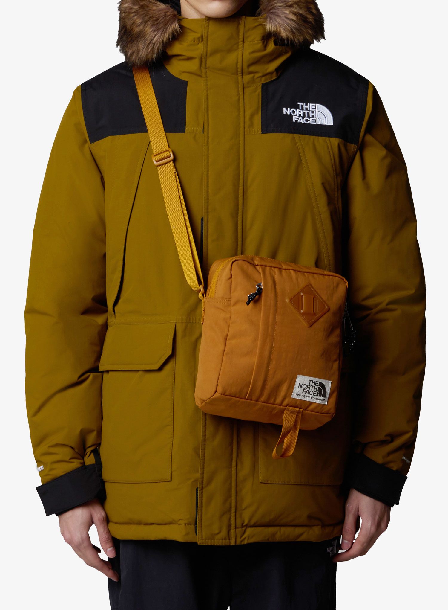 Mestna torba The North Face Berkeley Crossbody - timber tan/tnf black