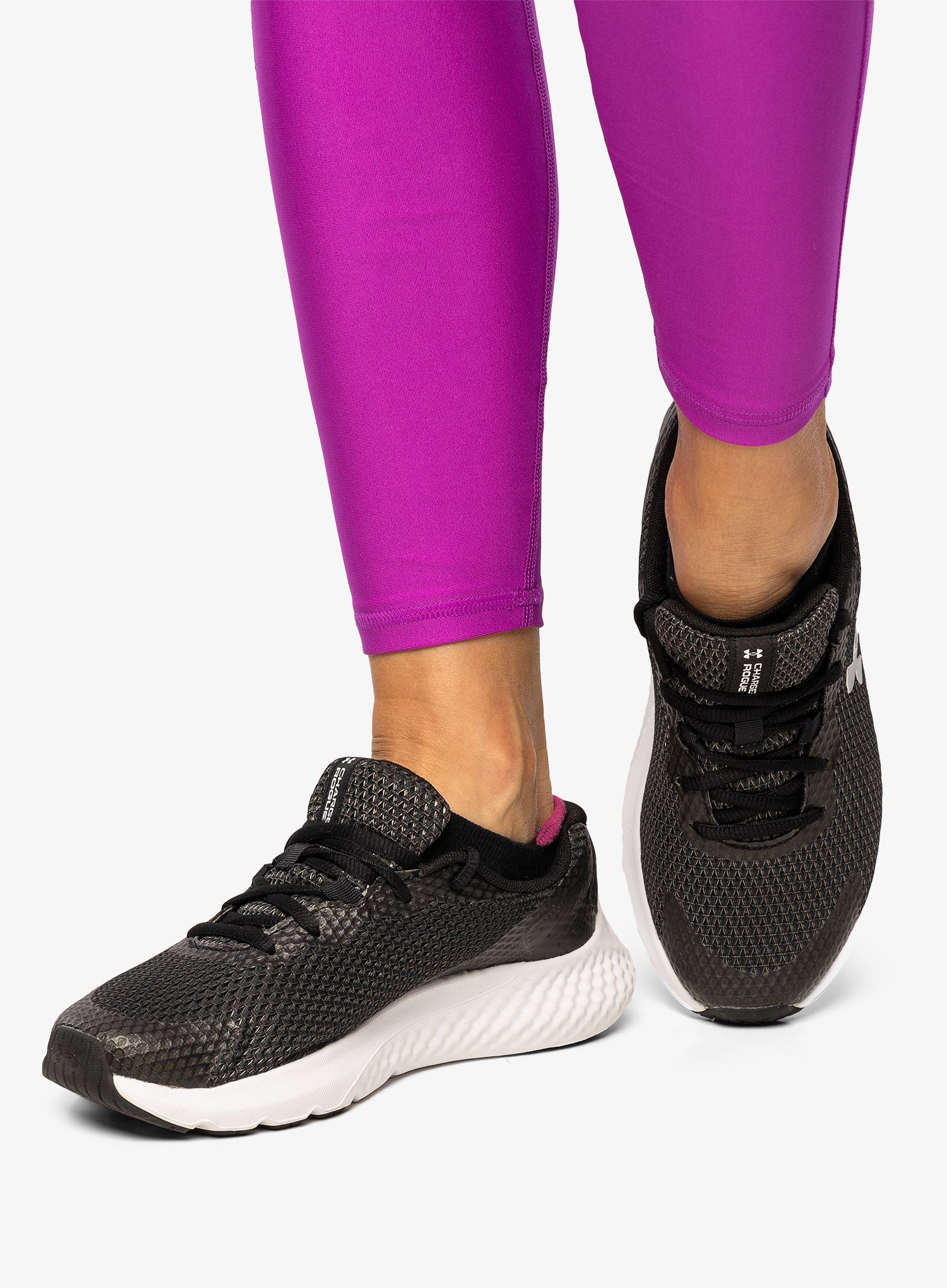 Ženski tekaški čevlji Under Armour Charged Rogue 3 - black/black/metallic silver
