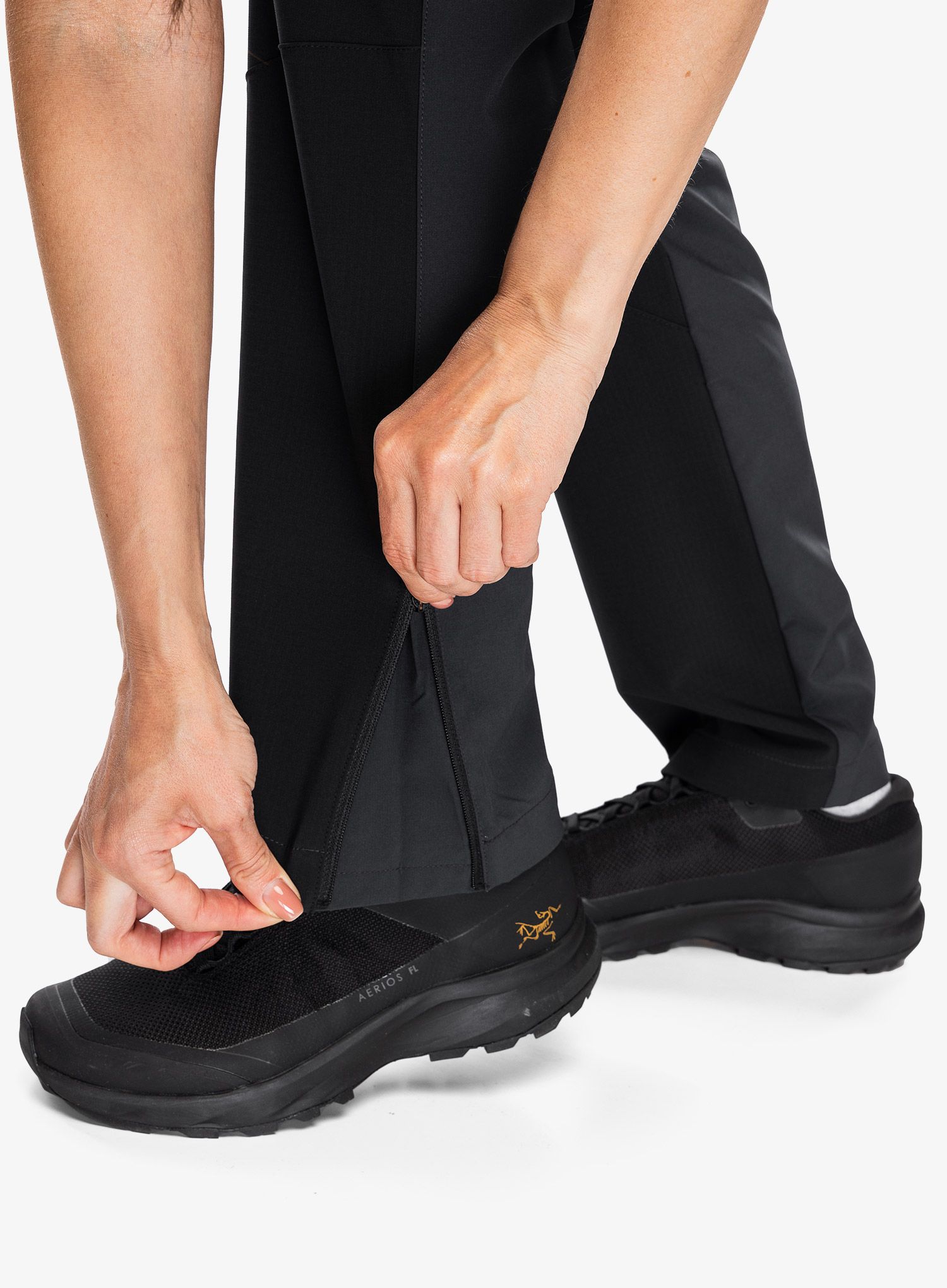 Ženske pohodniške hlače Vaude Elope Pants - phantom black