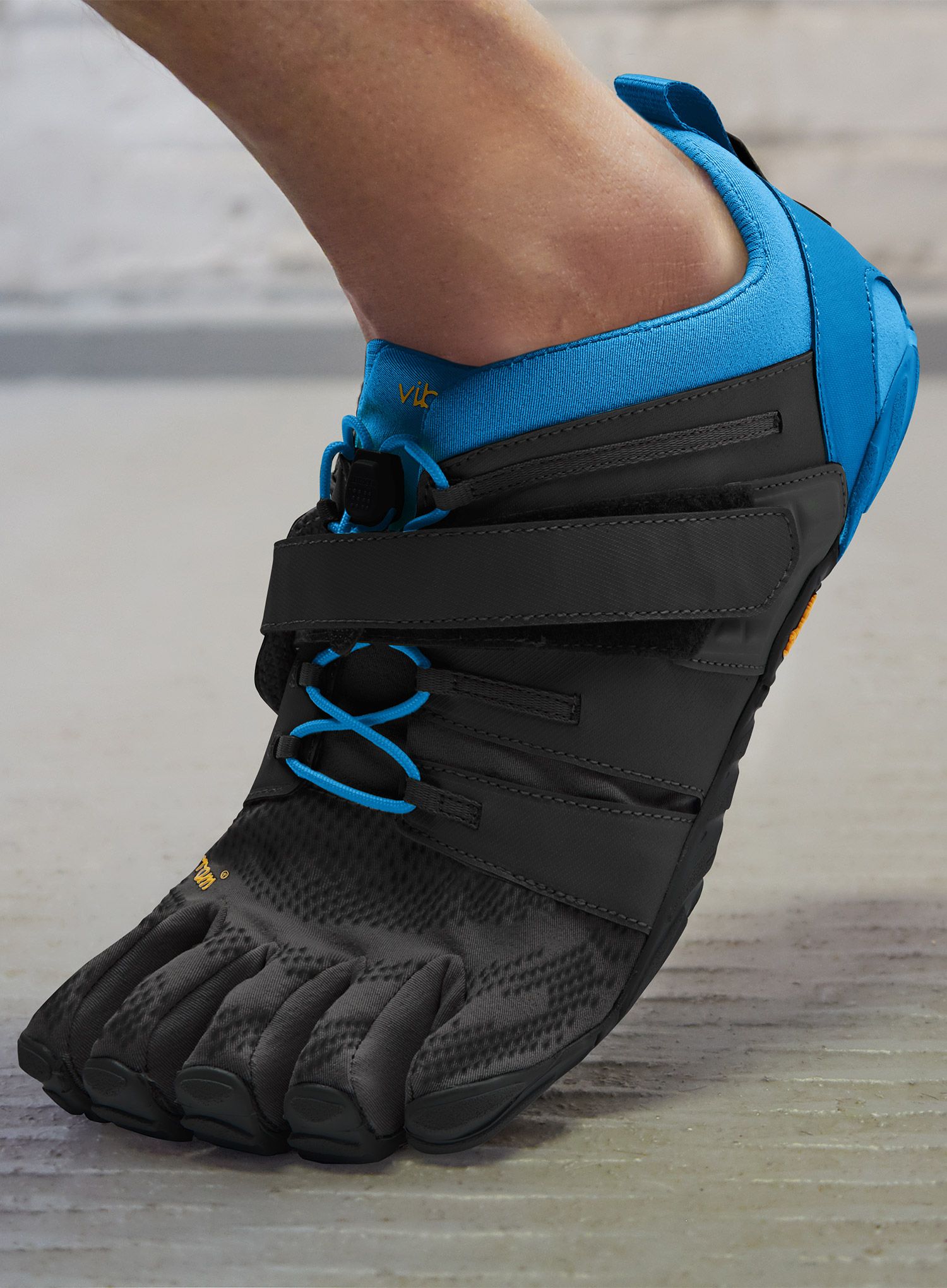 Moški čevlji Vibram Fivefingers V-Train 2.1 - black/blue