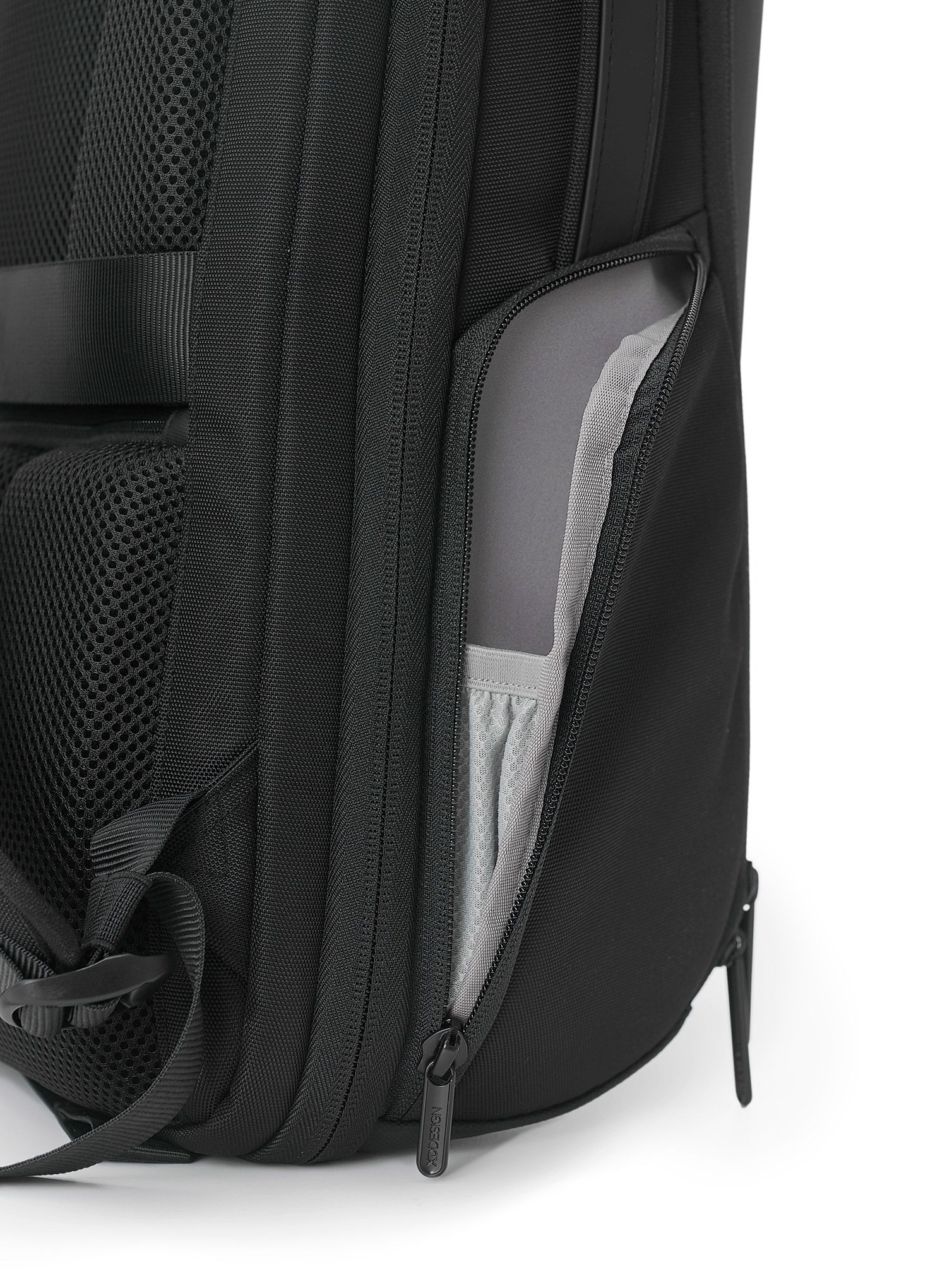 Mestni nahrbtnik XD Design Bizz Backpack - black