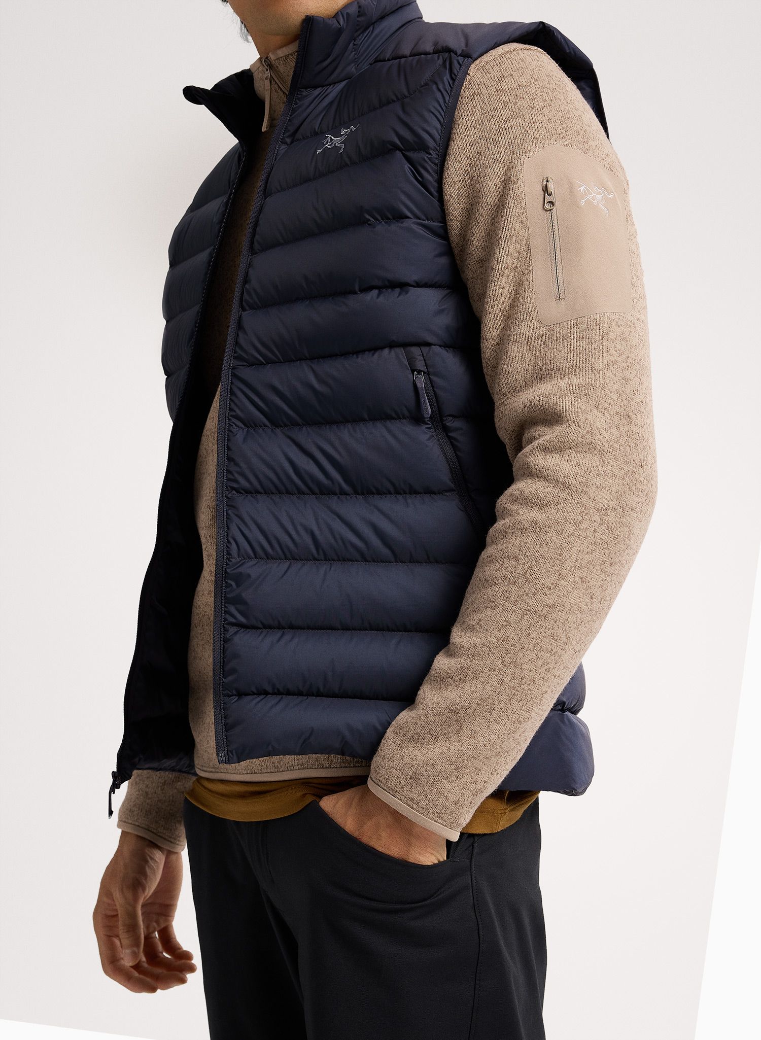 Puhasti brezrokavnik Arcteryx Cerium Vest - black sapphire